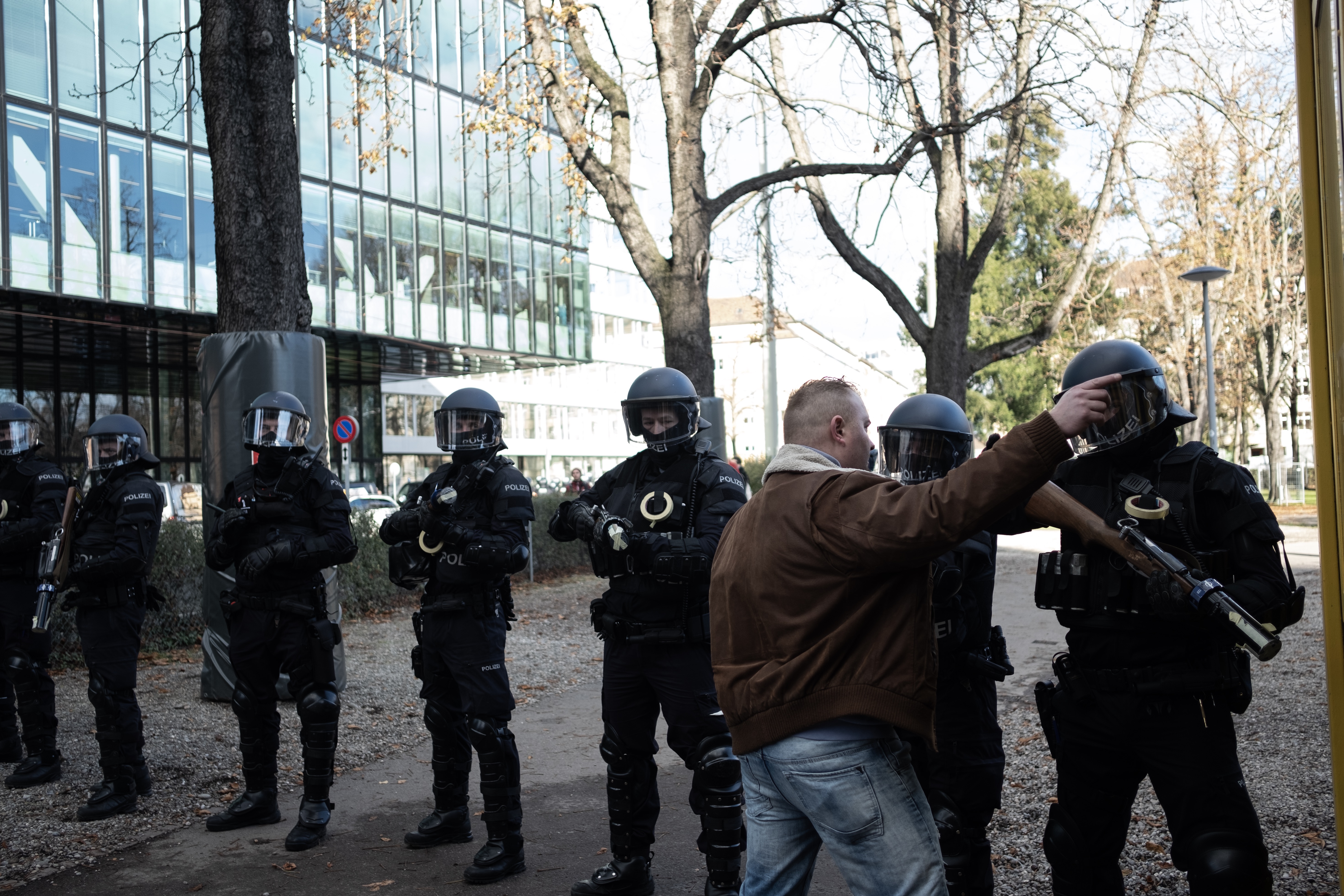 Gegendemo der PNOS in Basel
