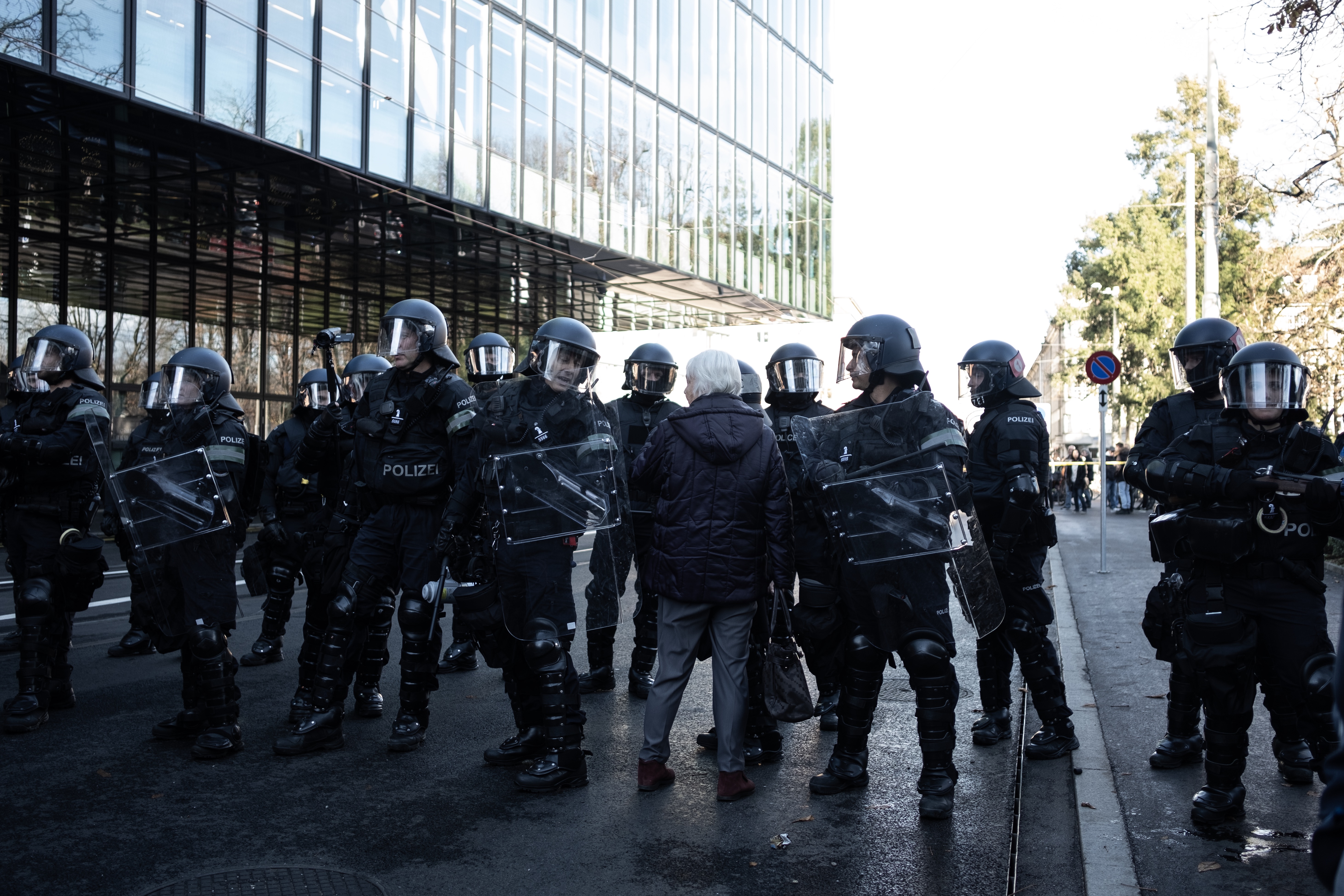 Gegendemo der PNOS in Basel