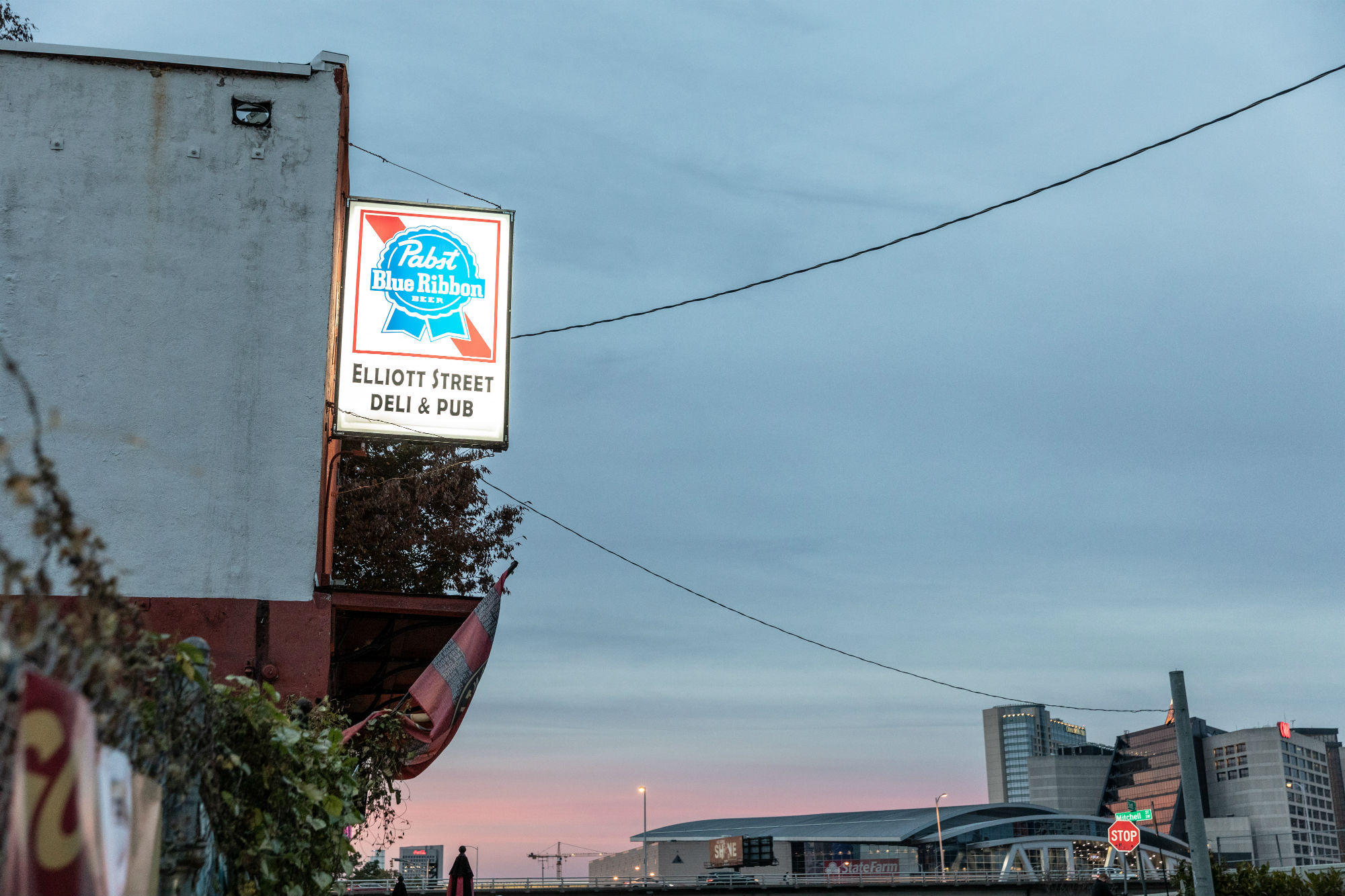 Elliott Street Pub exterior