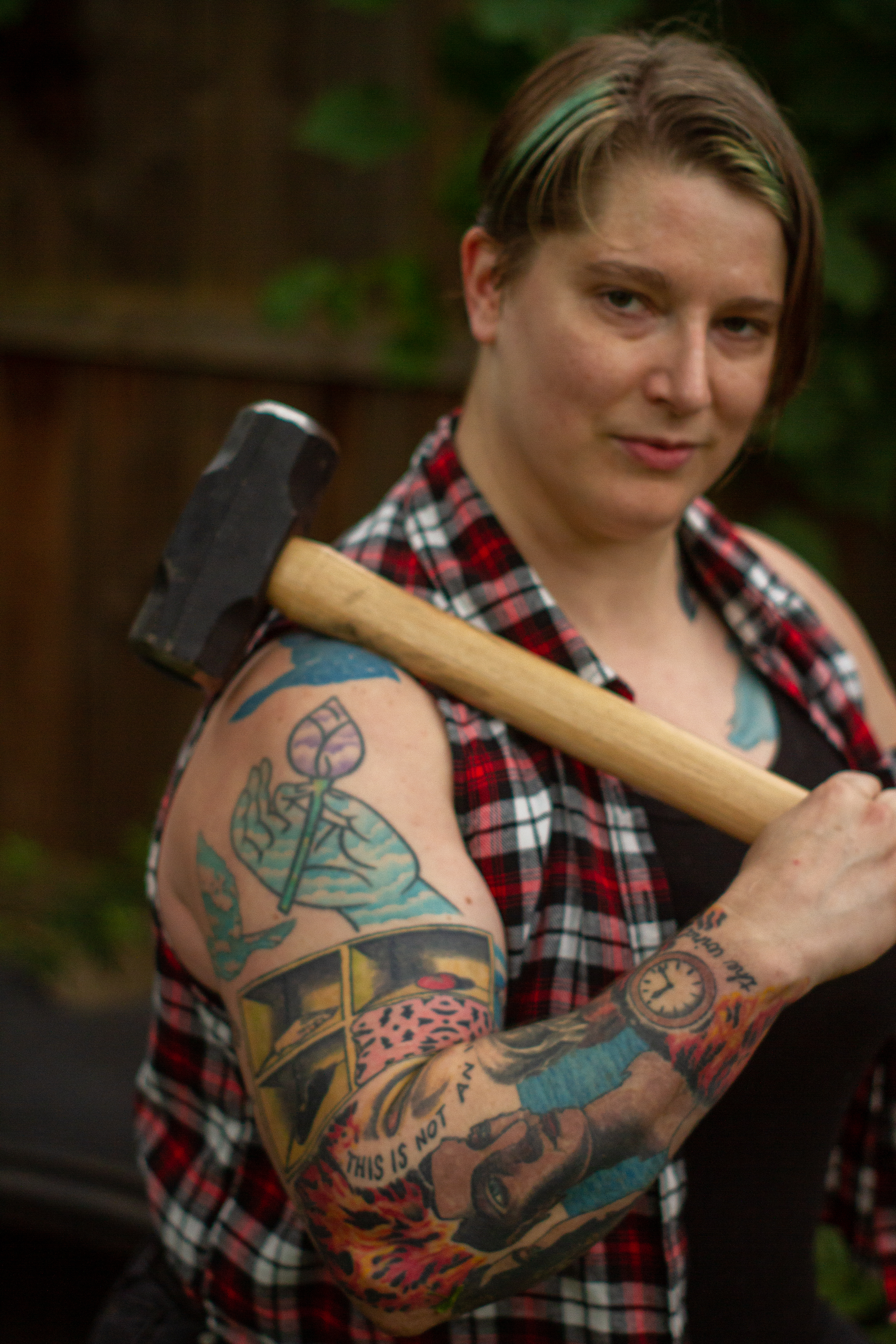 A person holding some kind of hammer