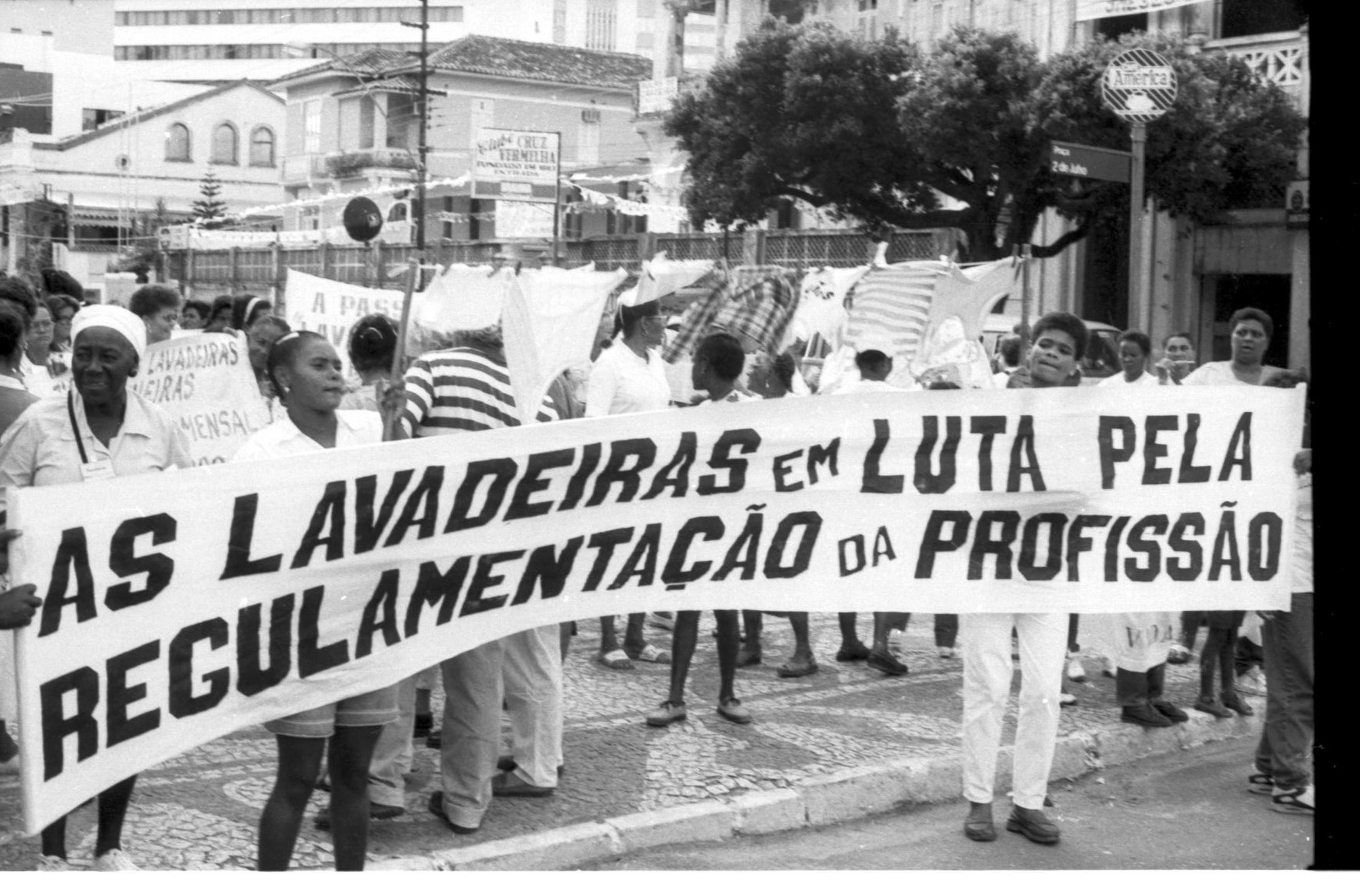 1543506227498-58-Passeata-do-Movimento-das-Lavadeiras-reivindicando-diretos-Foto-Lazaro-Roberto-Ano-1993