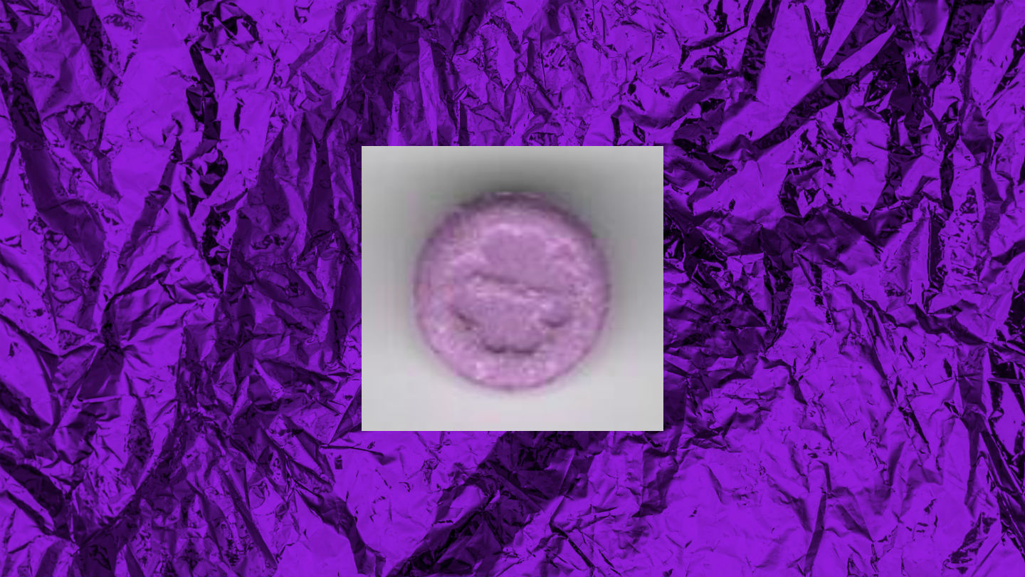 1543585573705-ecstasy-pille-lila-kleeblatt