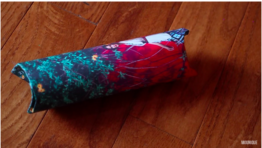 Toilet paper wrapping by MOunique.