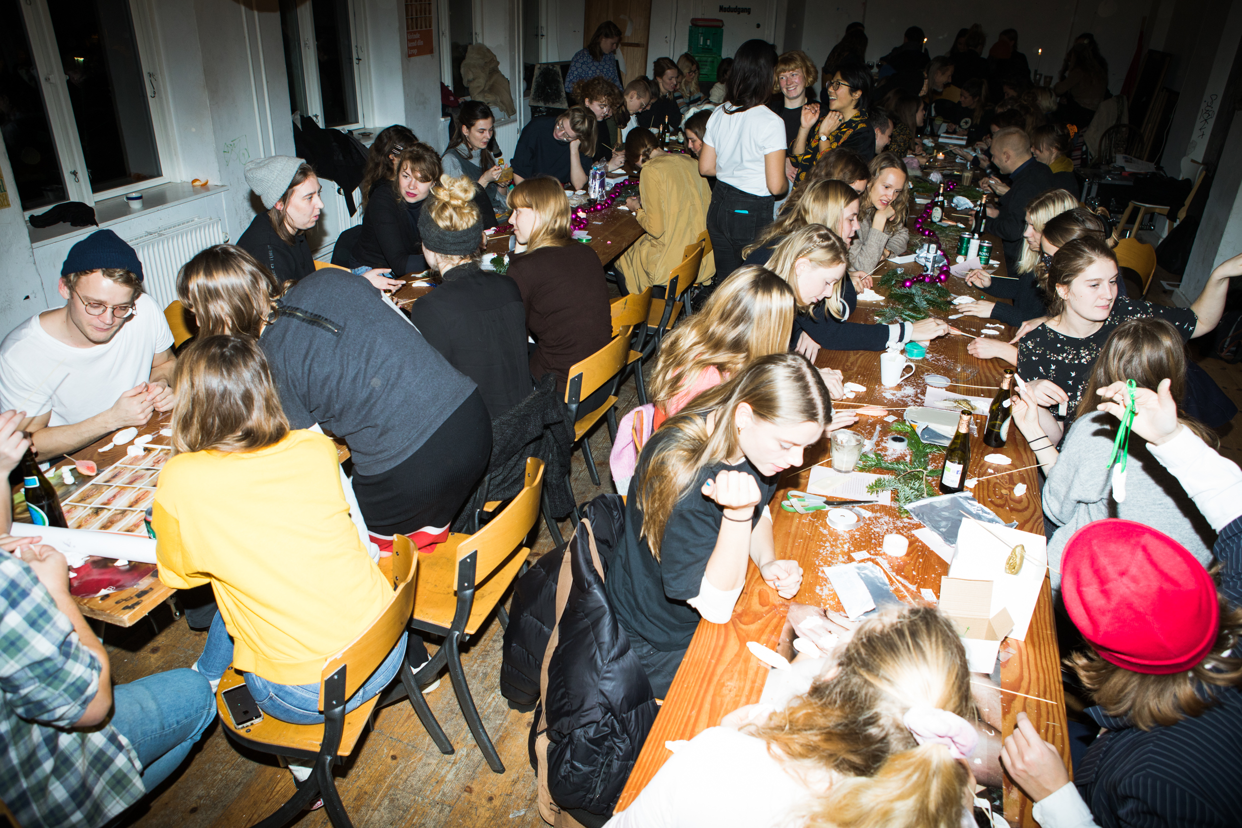 Vi tog til julekusse-værksted på Nørrebro og bad folk beskrive deres værker Foto