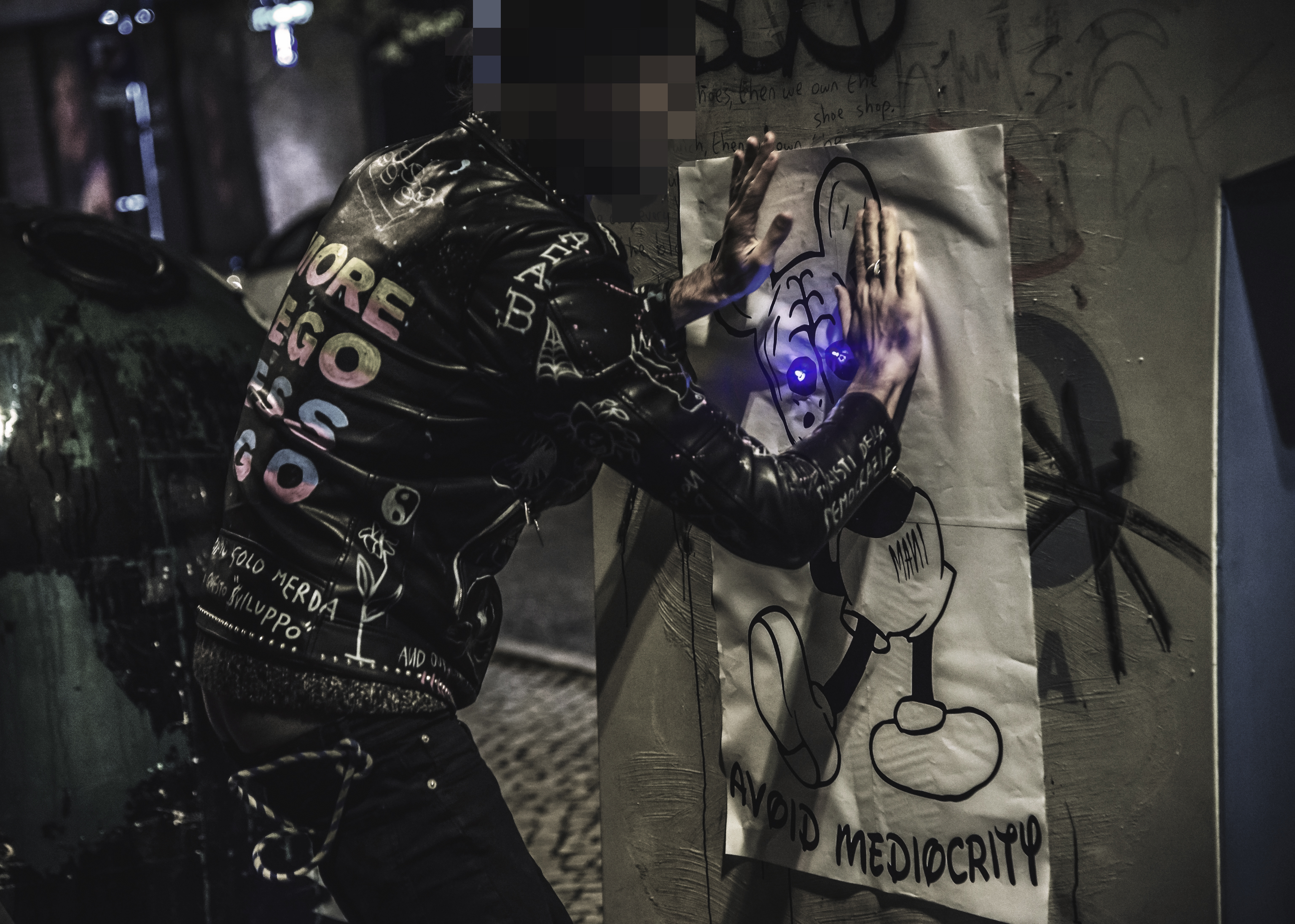 1544436132486-Fiumani_SRico044-led-streetart