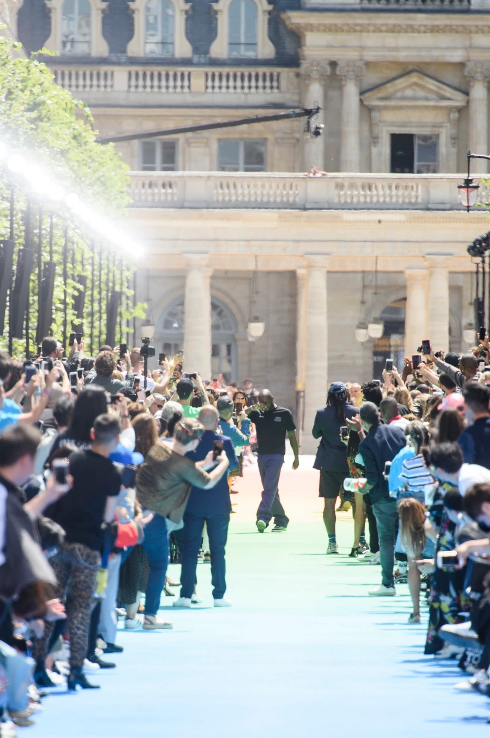 1544463364188-1529949381772-SS19M-LVuitton-900