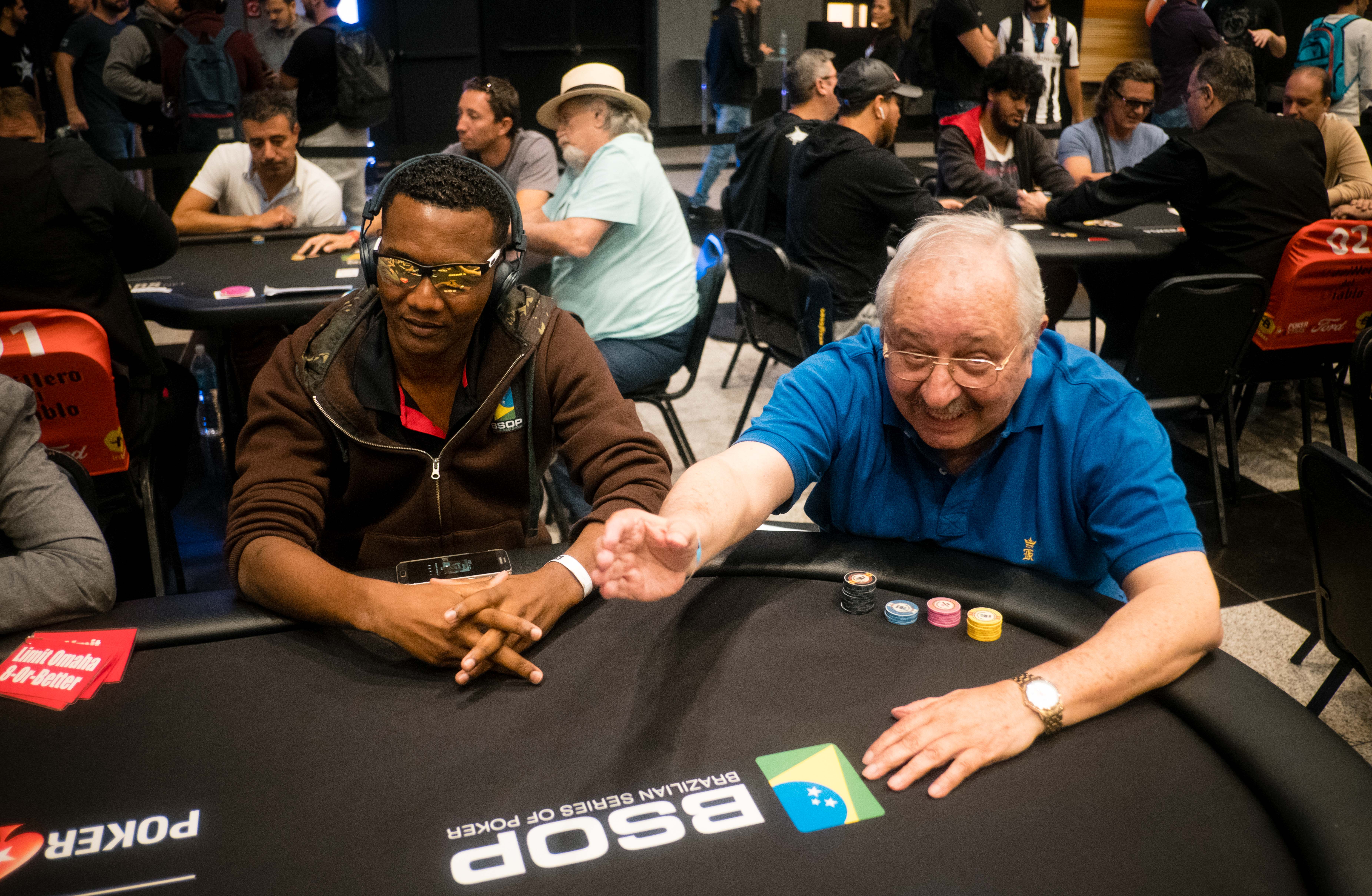 1544469648899-marcos-muniz-vice-poker-7