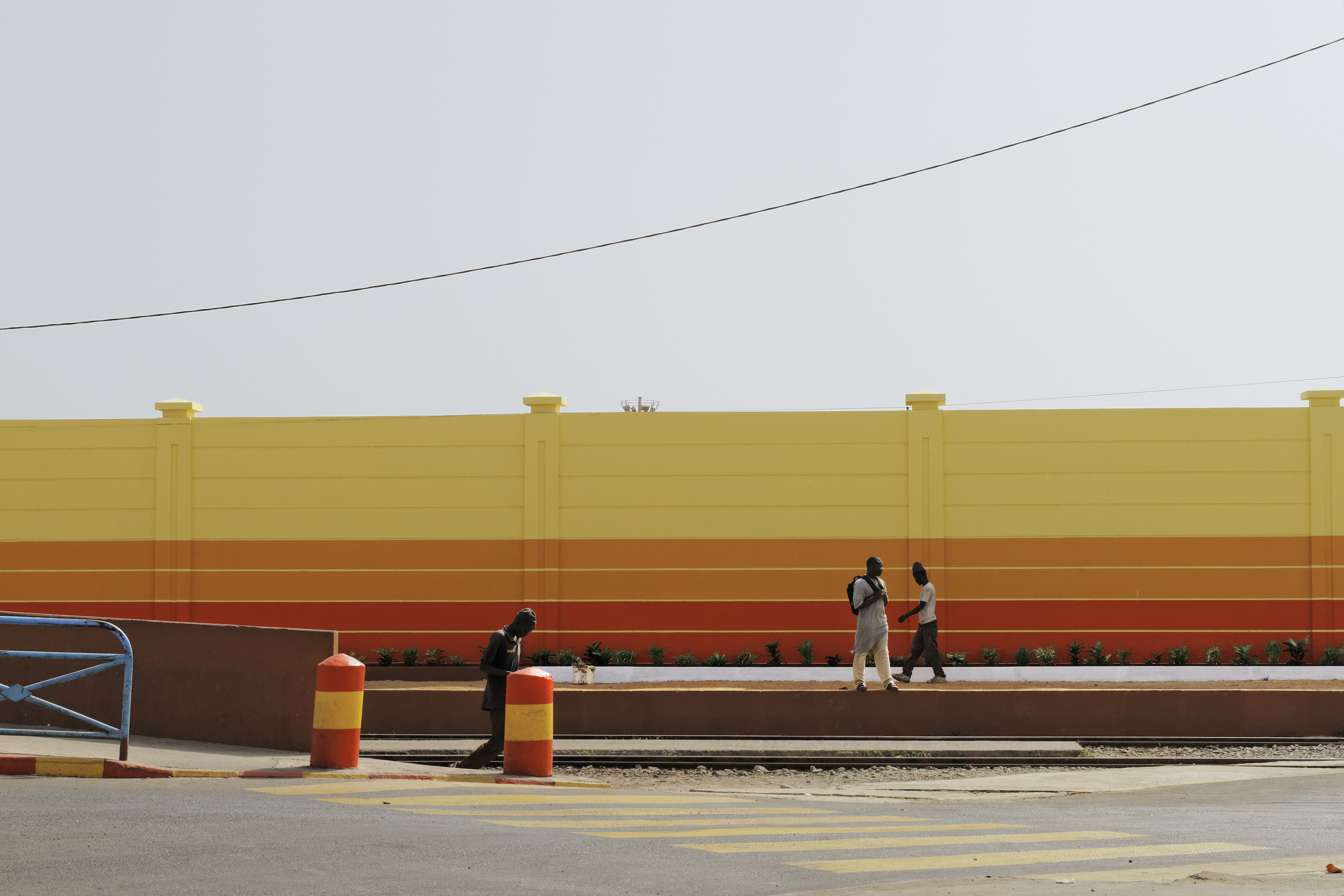 © Mame-Diarra Niang, uit At the Wall, 2014.