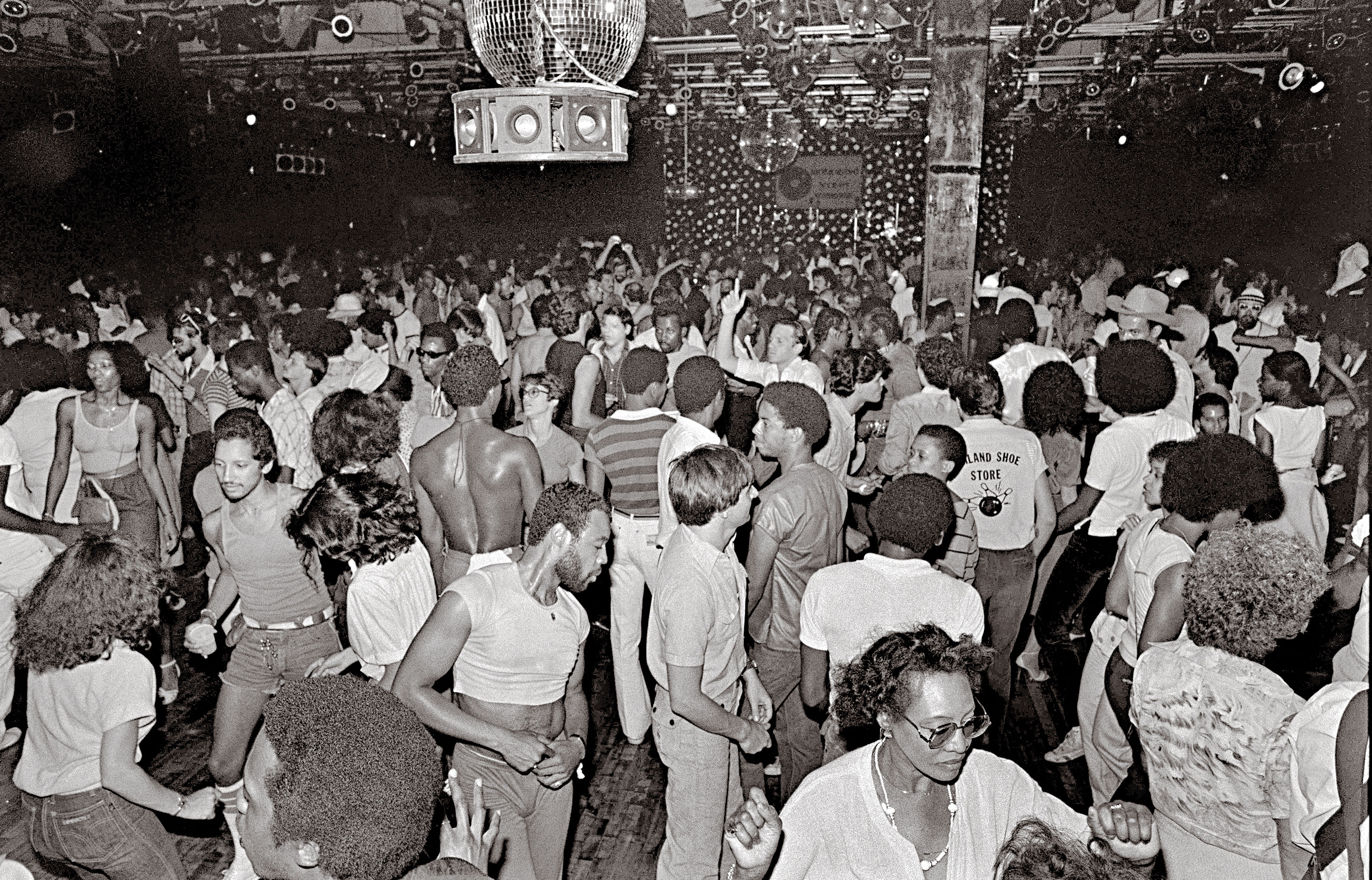 1544622960678-15-VDM-NightFever-Bill-Bernstein-David-Hill