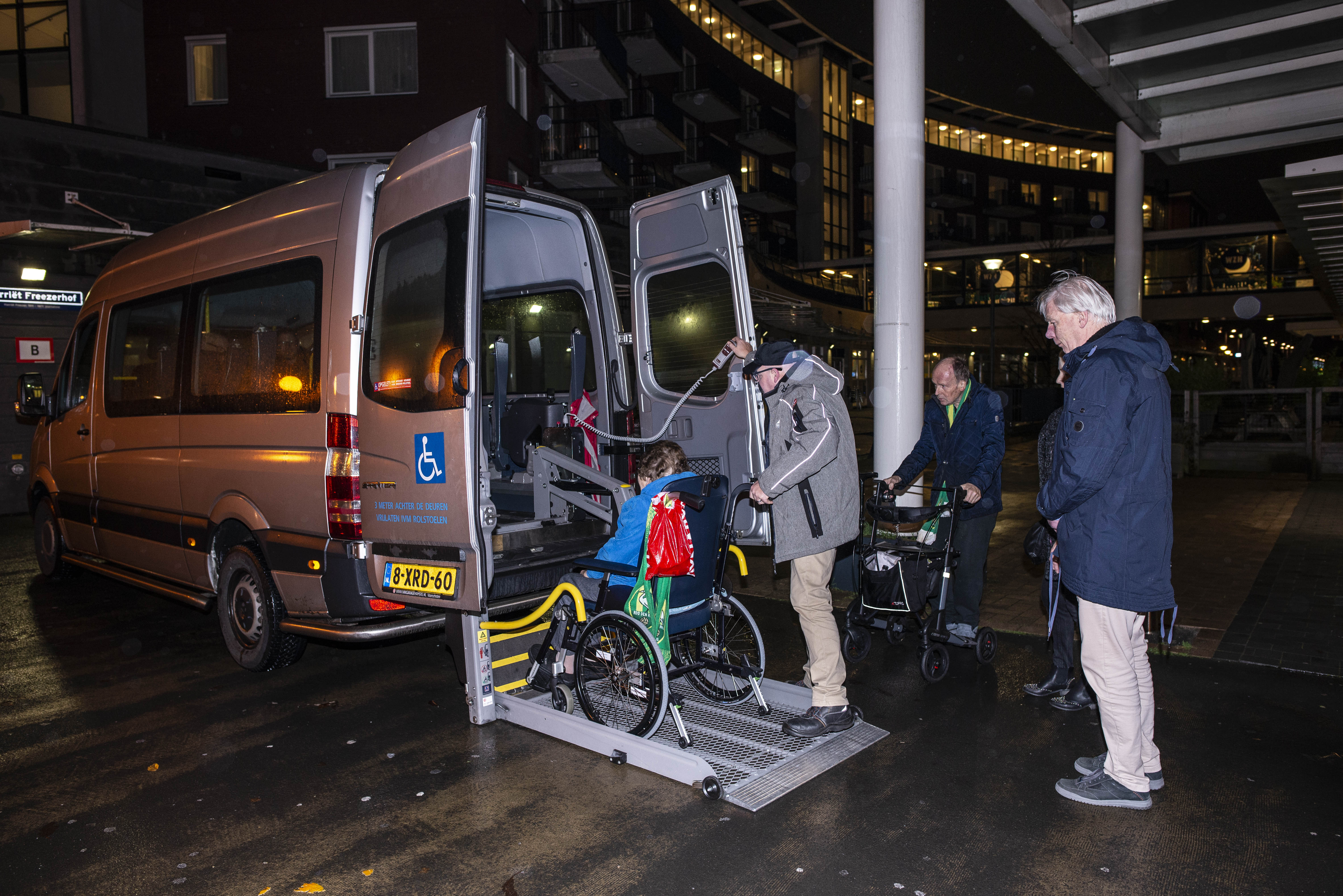 1544625372598-08-12-2018_VICESPORTS_EenzameOuderen_Voetbal_ADO_DENHAAG_By_Roos_Pierson_2