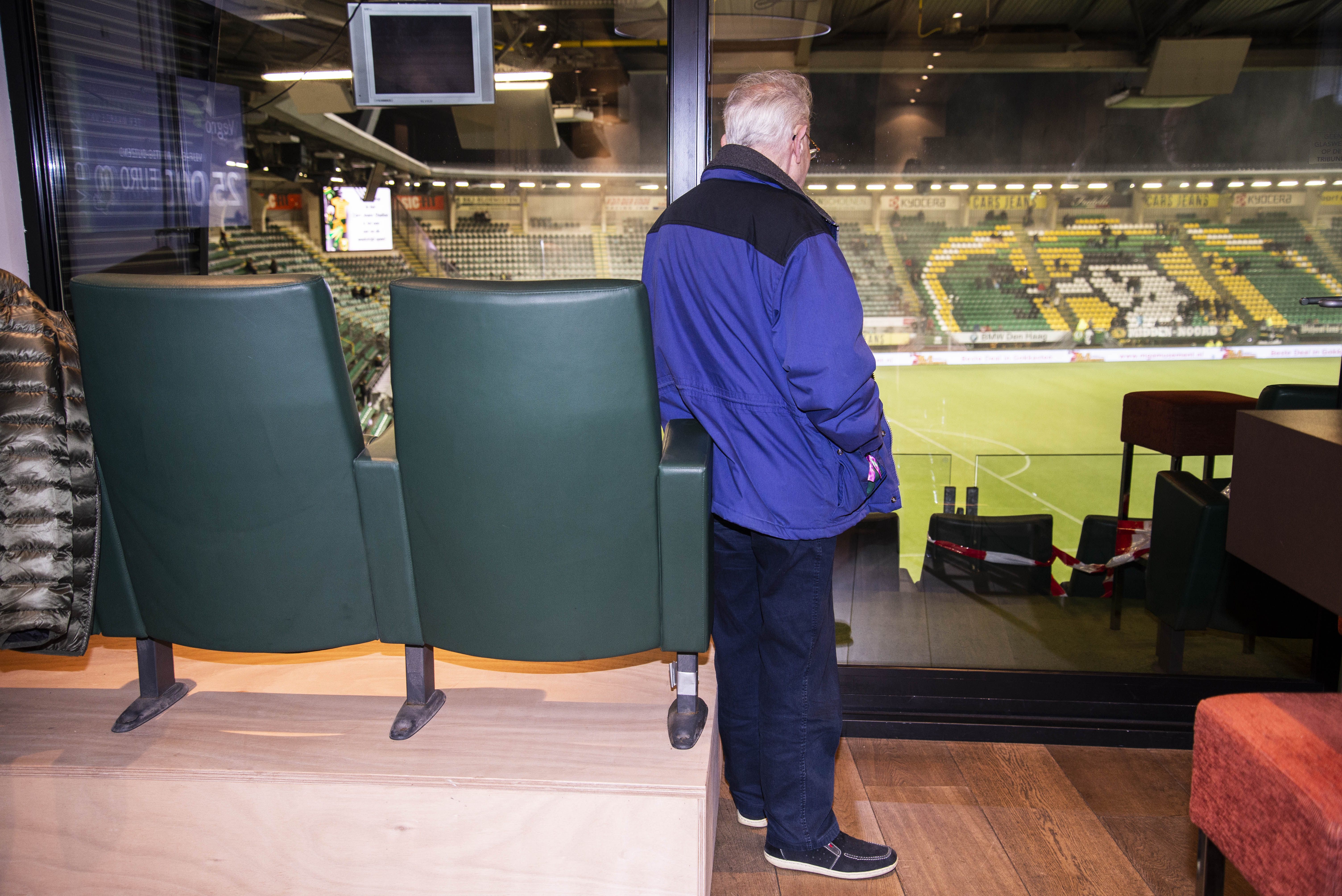 1544625495057-08-12-2018_VICESPORTS_EenzameOuderen_Voetbal_ADO_DENHAAG_By_Roos_Pierson_17