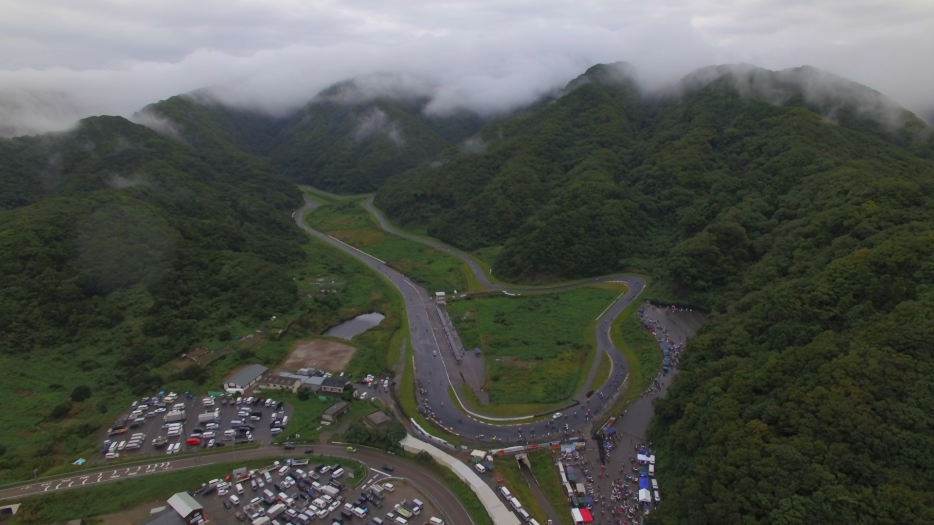 1544669185194-q-1_grandprix_ep3_scene2