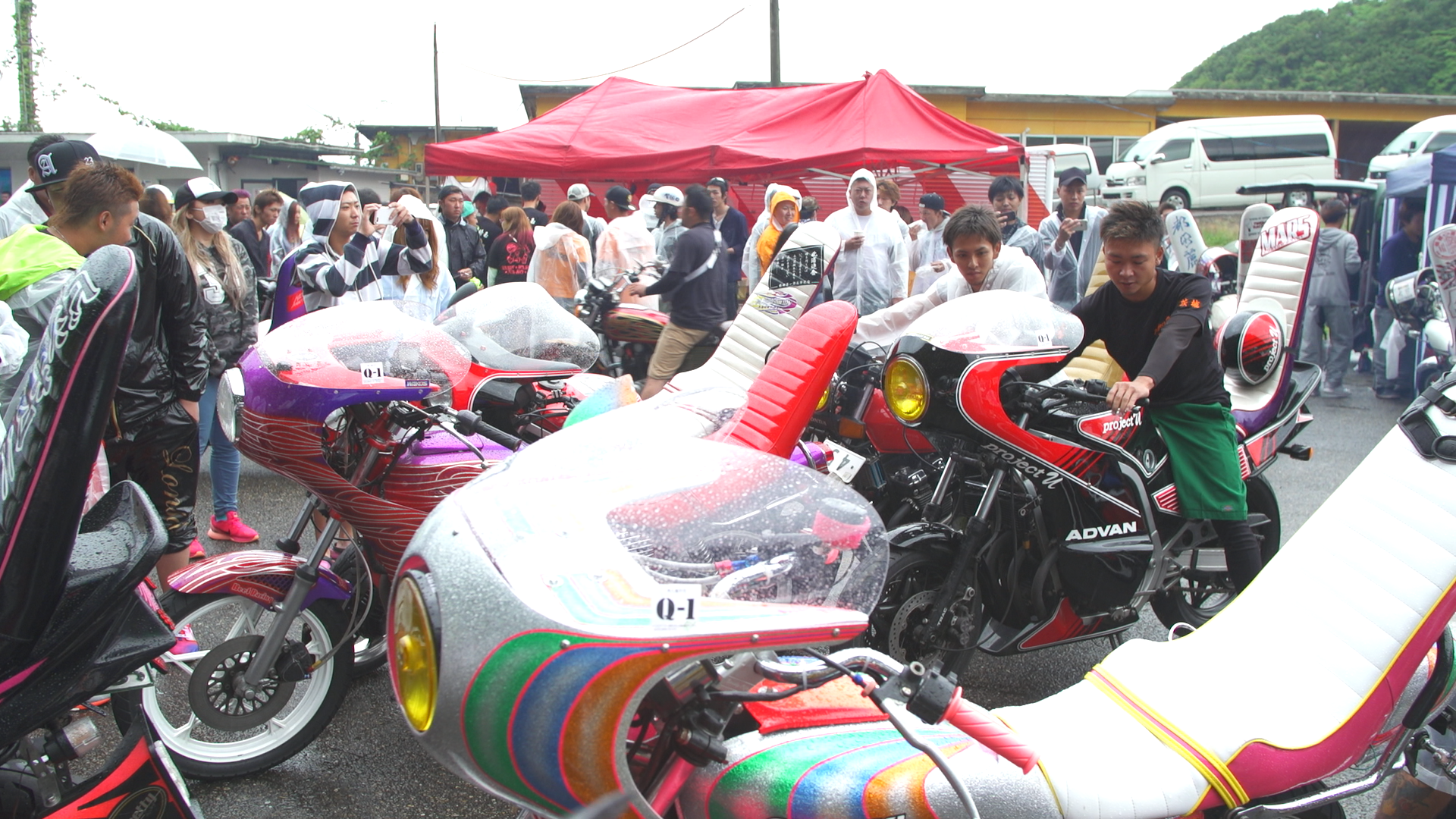 1544669200130-q-1_grandprix_ep3_scene3