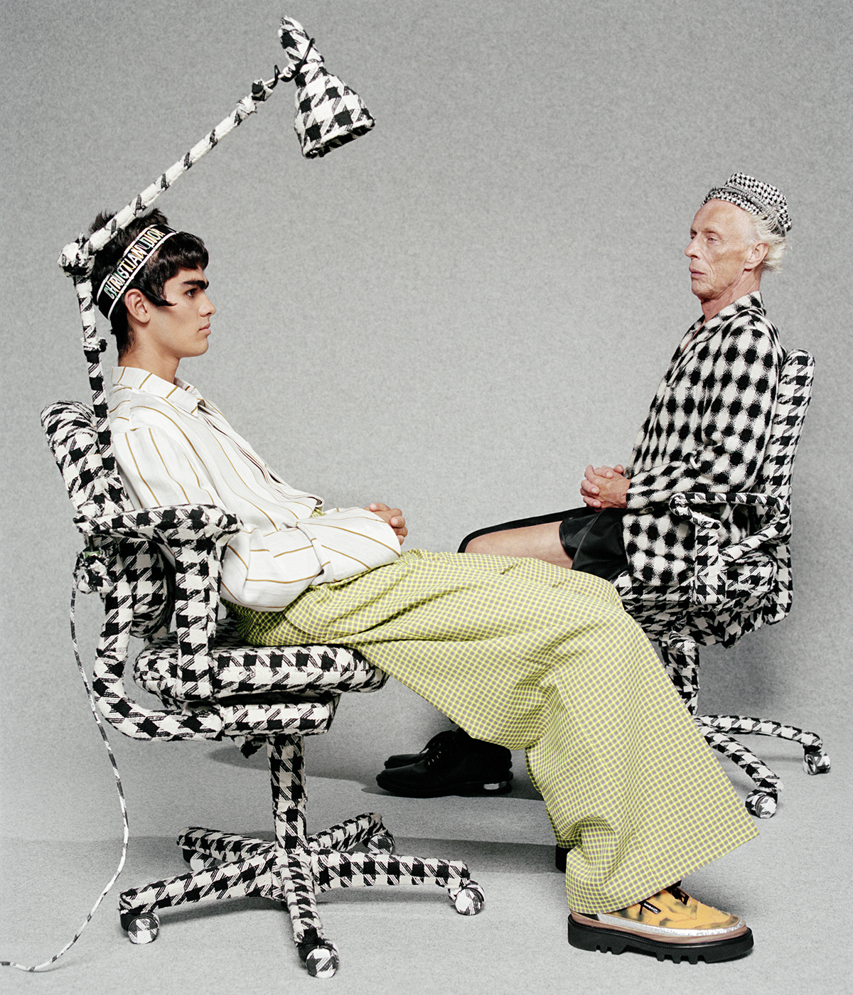 Johnny, editorial