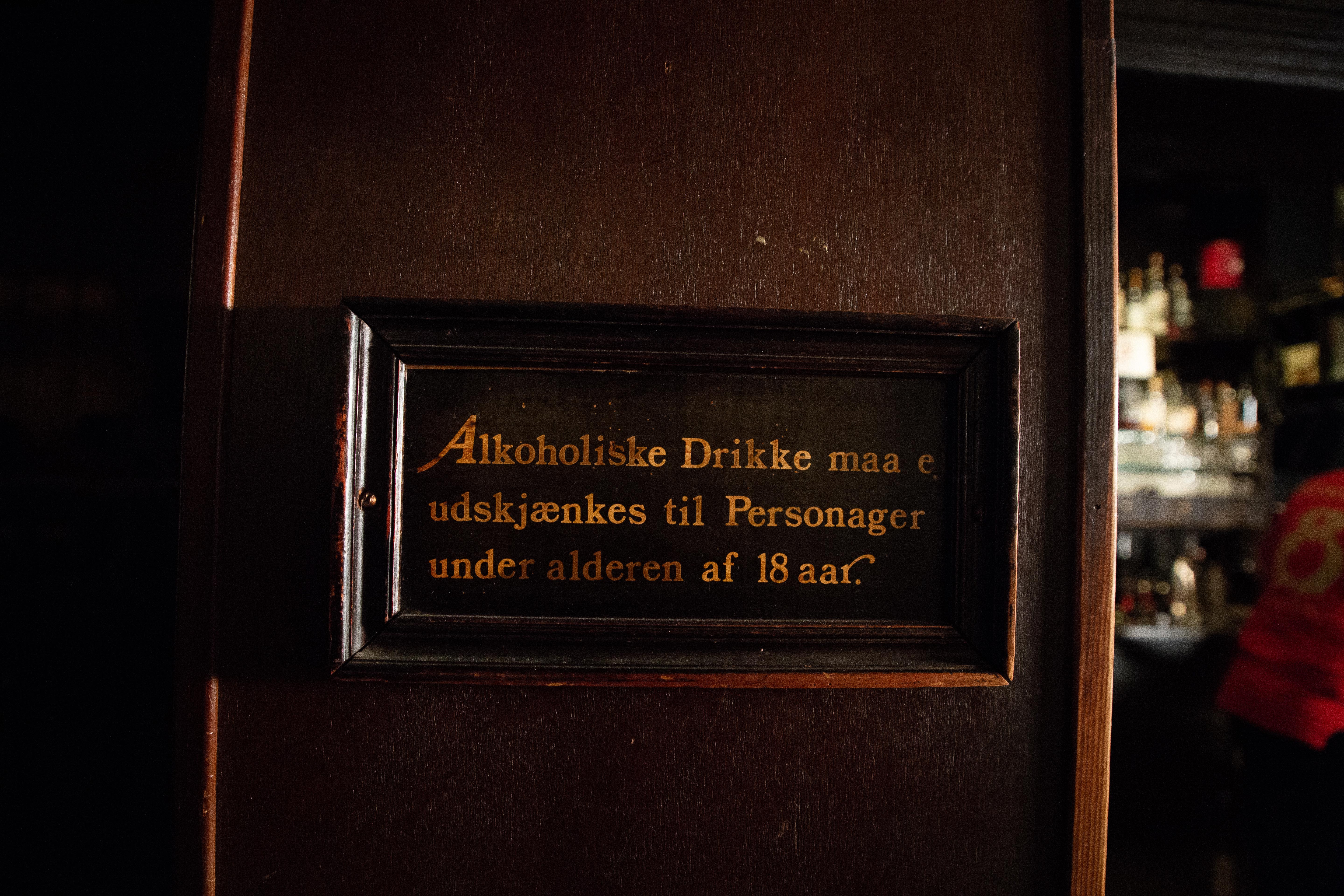 Skilt på bodega i København