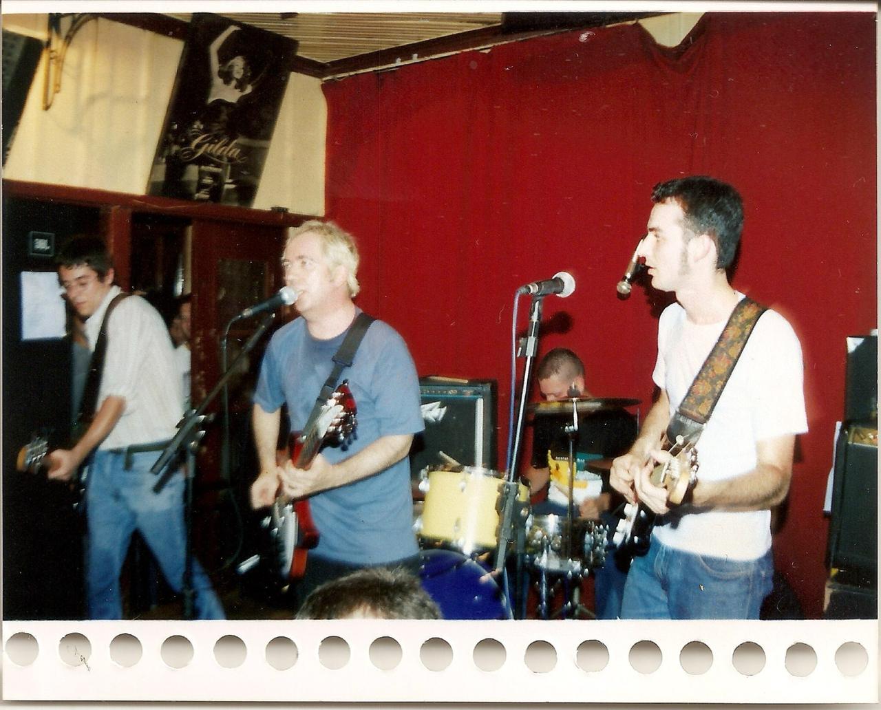 Pete Shelley e Cherry Bomb no Valentino em 2001. Foto: Lucas Ricardo/Arquivo Pessoal