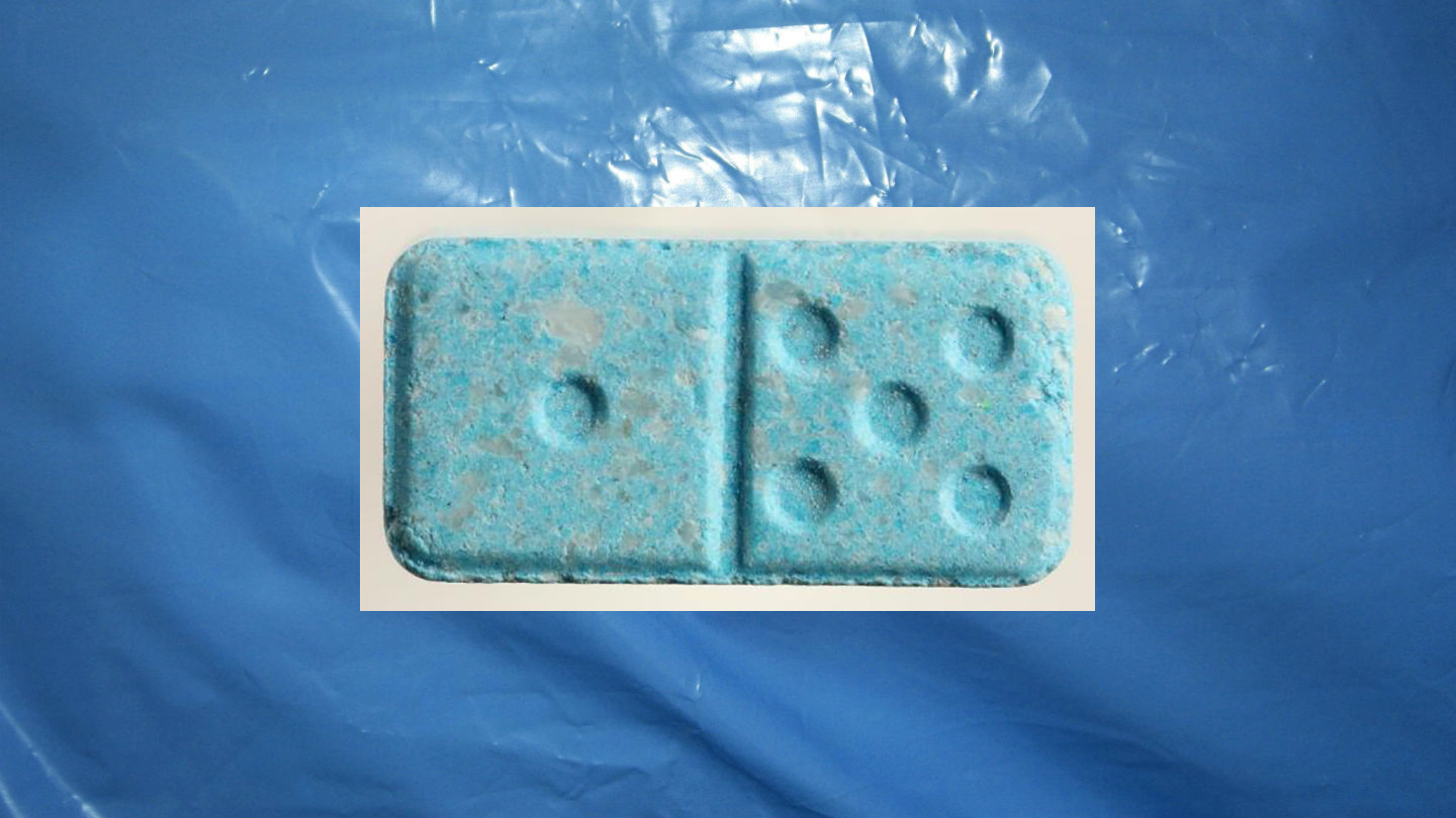 1544784132025-ecstasy_pille_blaue_domino
