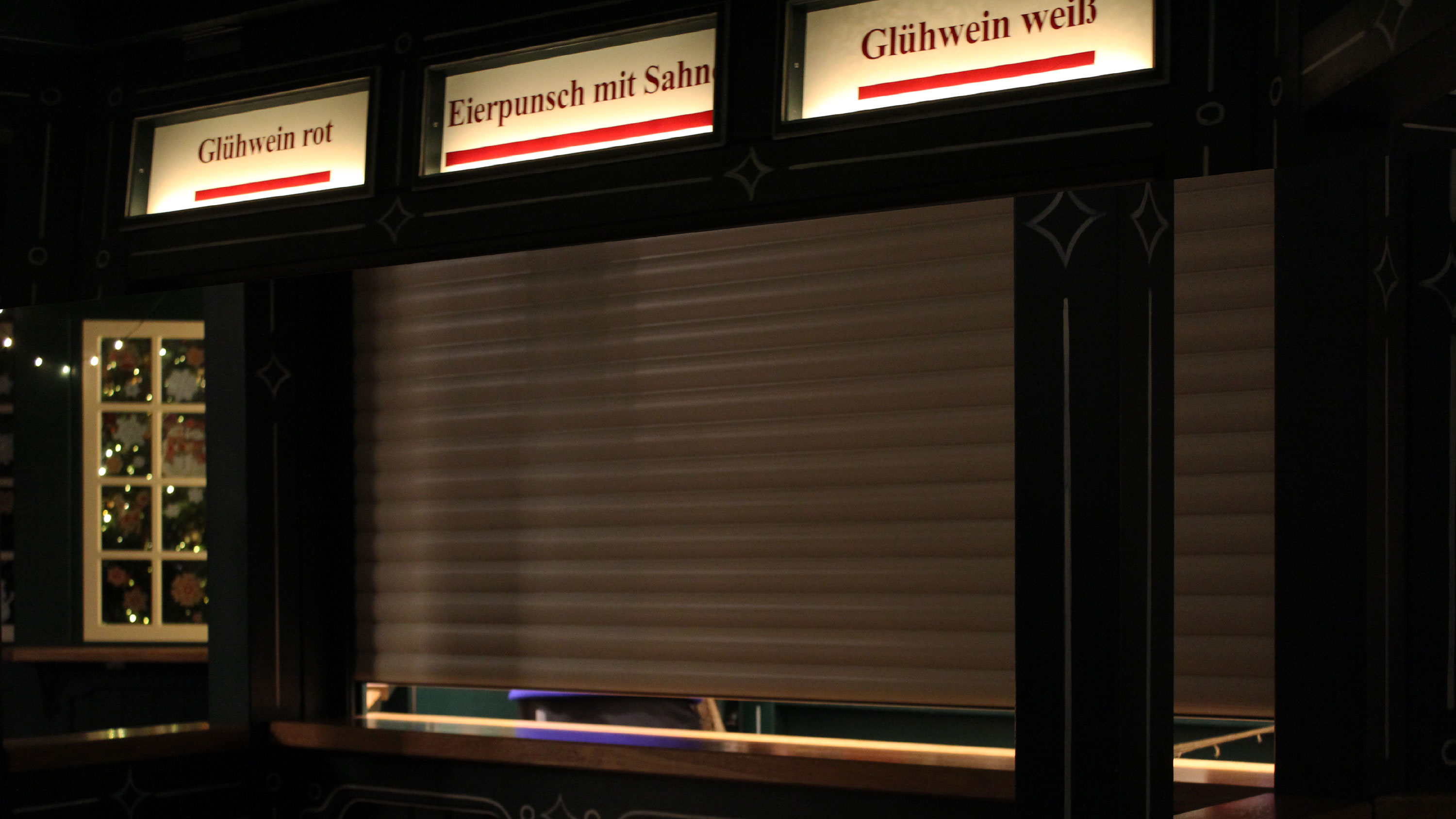 Geschlossener Gluehweinstand