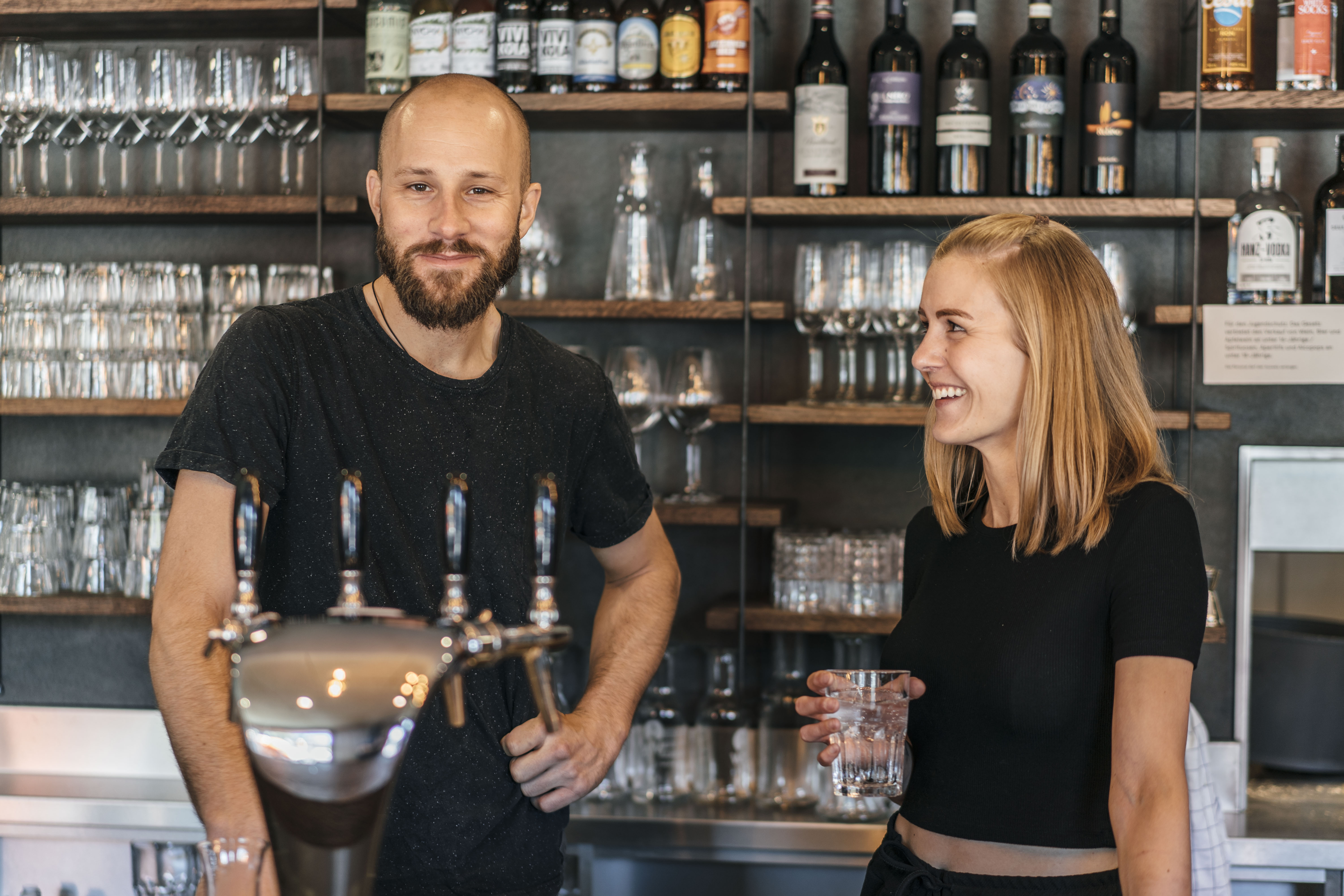 Jonas Käppeli und Corinne Wittinger in ihrem Restaurant Karls Kraut in Luzern