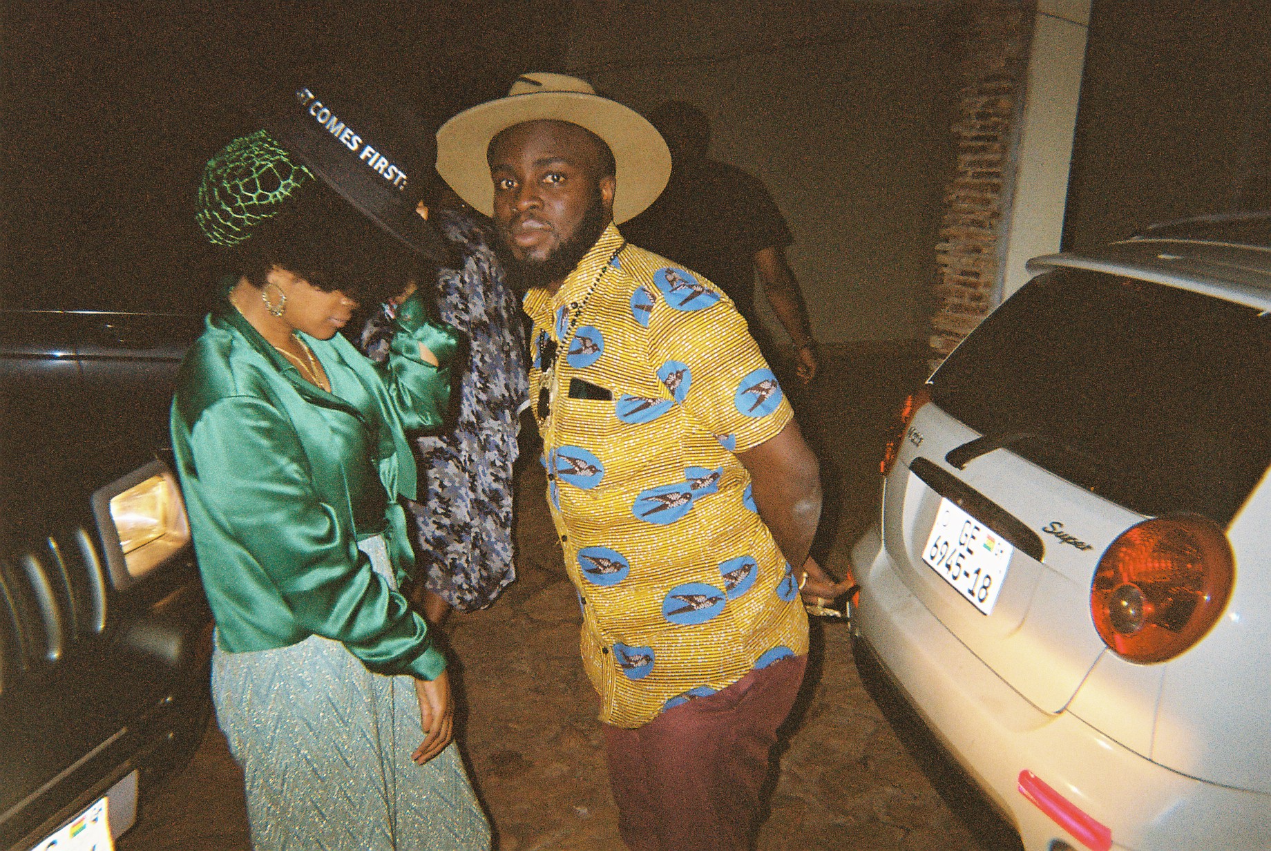 Iris Gold og M.anifest i Ghana
