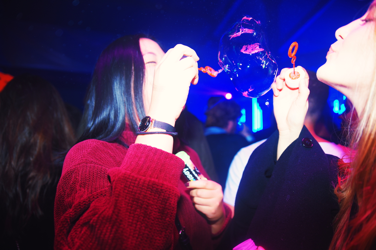 1545401792212-asian-rave4