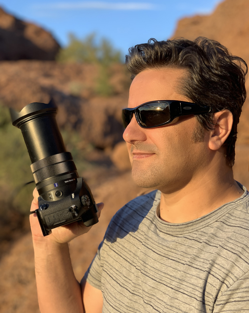 1545562571989-Mircea-Goia-with-Sony-camera