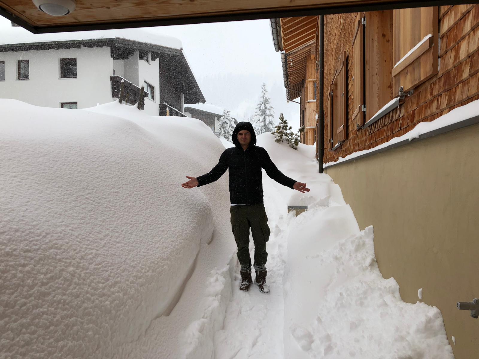 Meterhoher Schnee in Lech am Arlberg