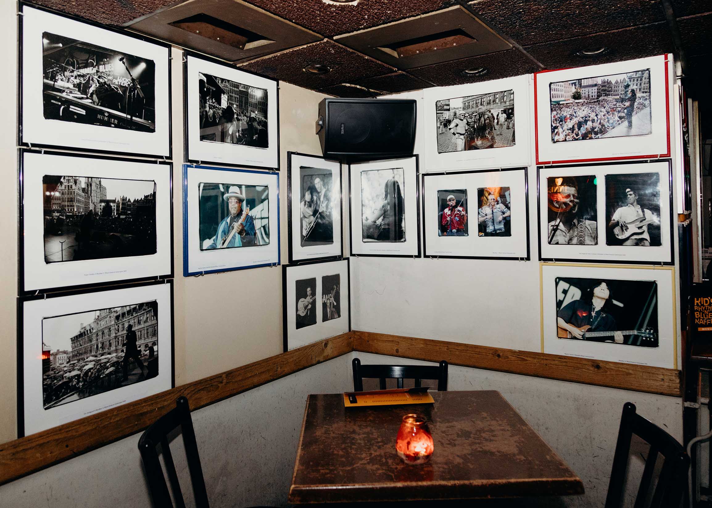wall-of-fame-muzikanten-kids-rhythm-n-blues-kaffee-grote-markt-antwerpen