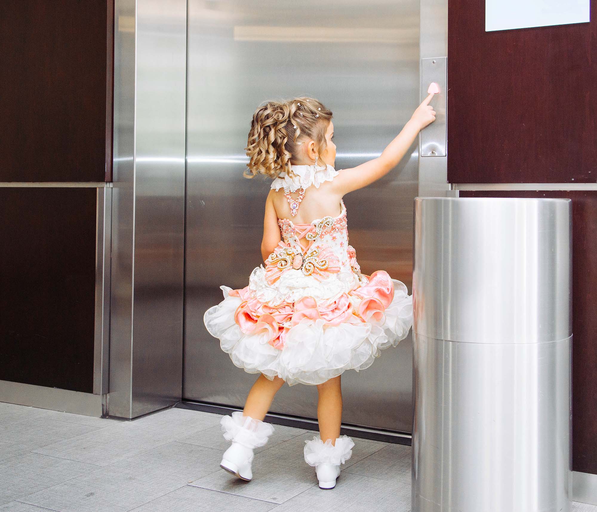 schoonheidswedstrijd-kinderen-lift-anneke-dhollander