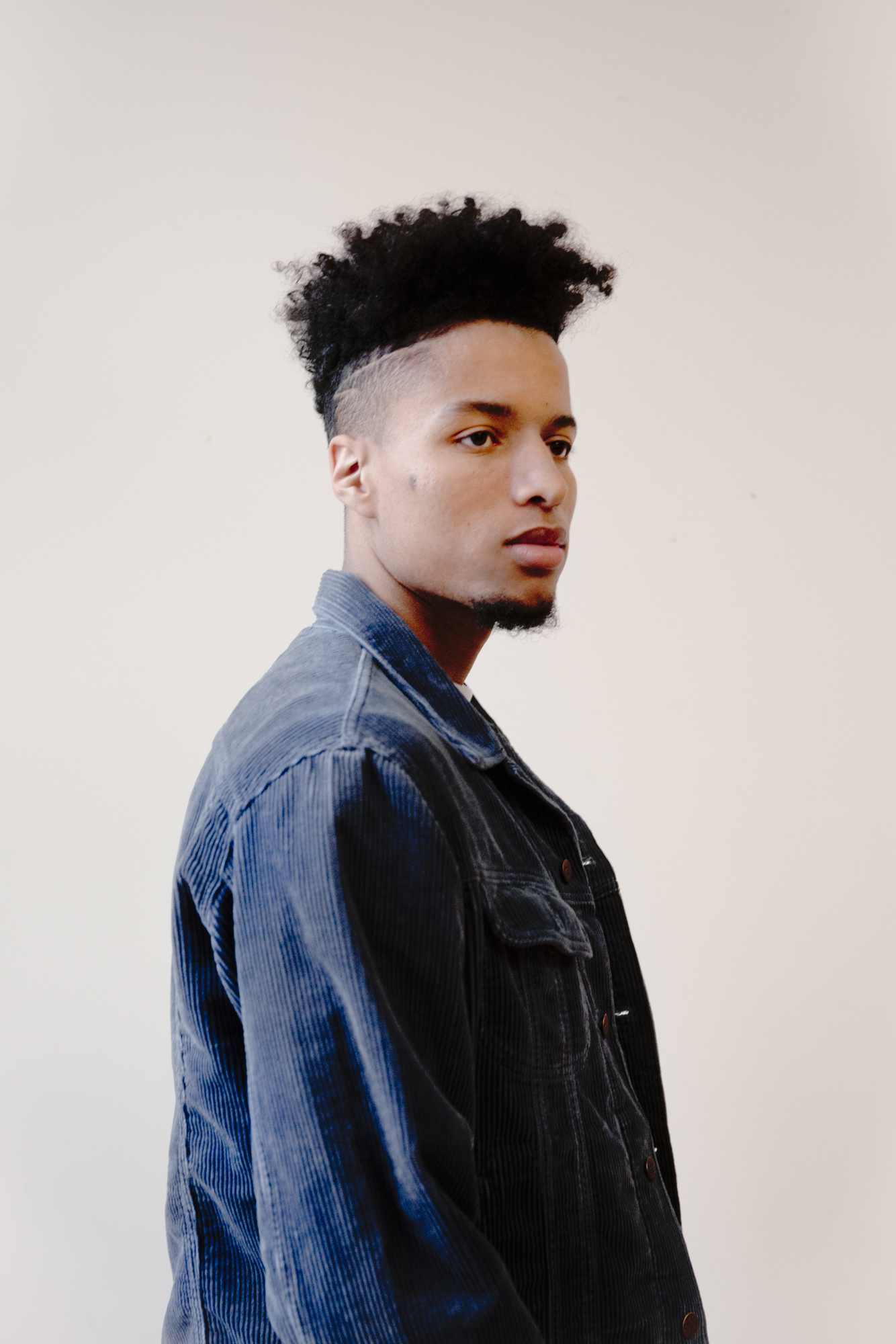 1548073959349-Ebuehi_3_WEB-2-van-18
