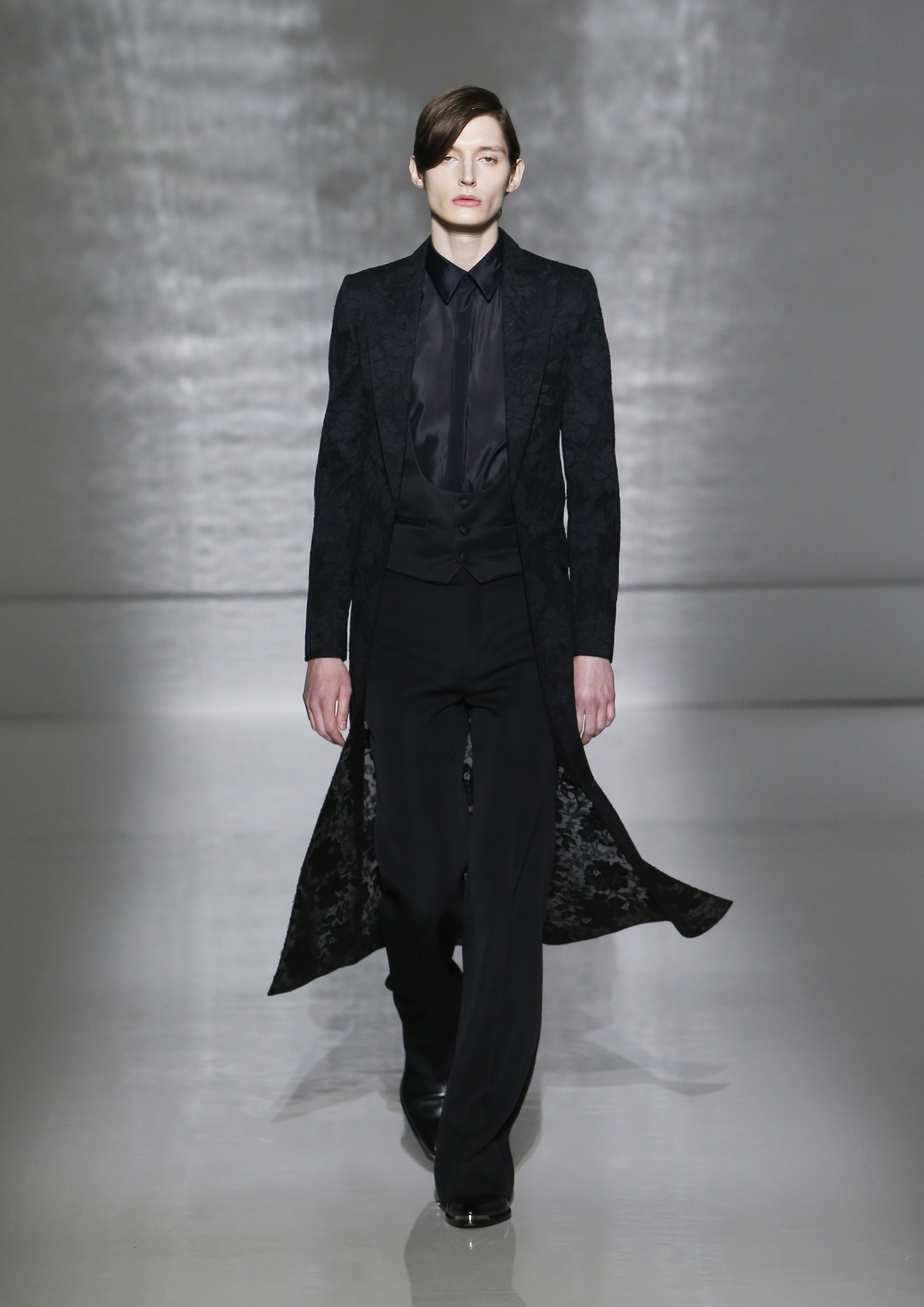 Clare Waight Keller makes couture modern at Givenchy - i-D