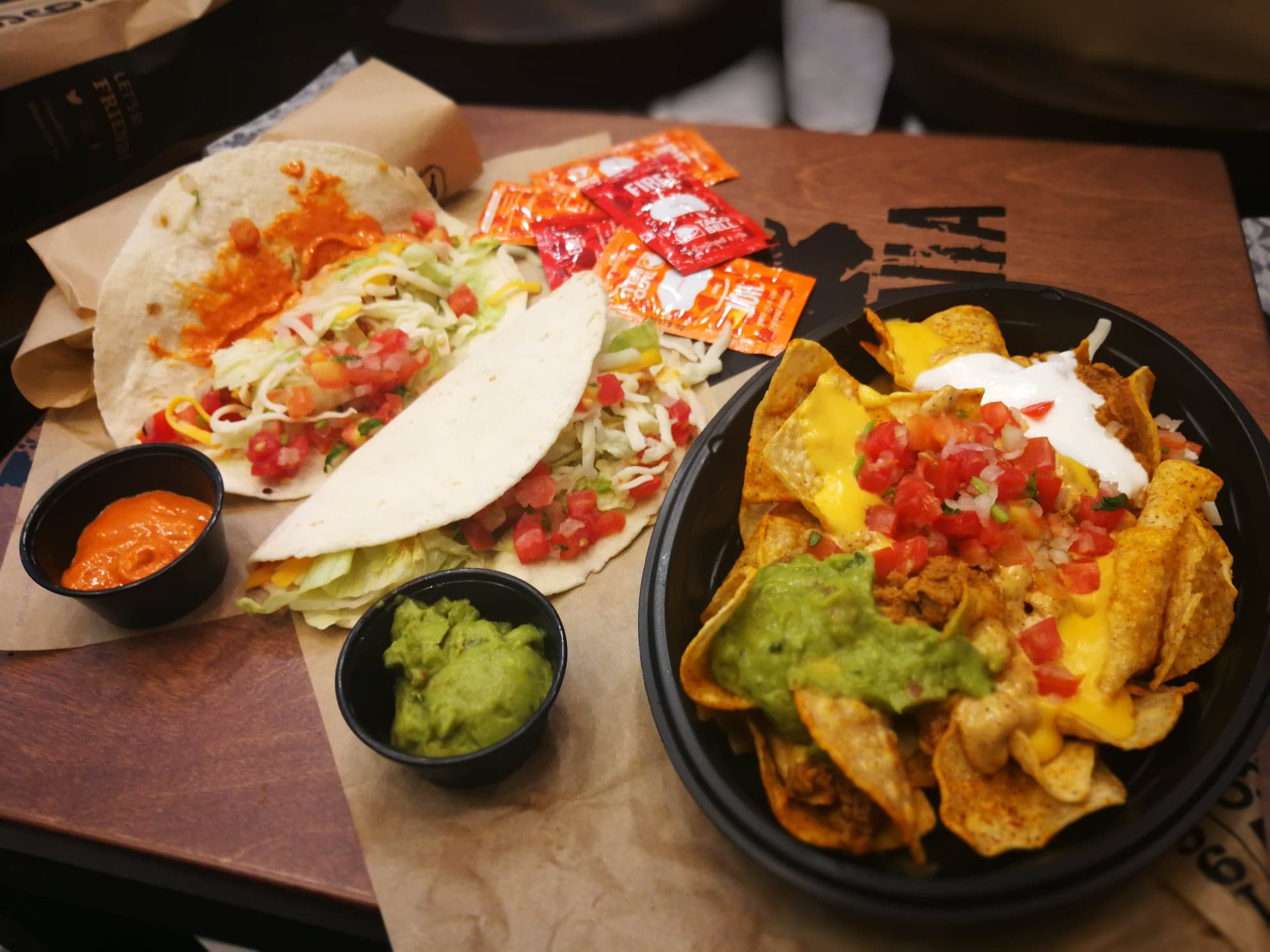 We Tried The Spicy PorkFilled Menu Of Bangkoks First Taco Bell VICE