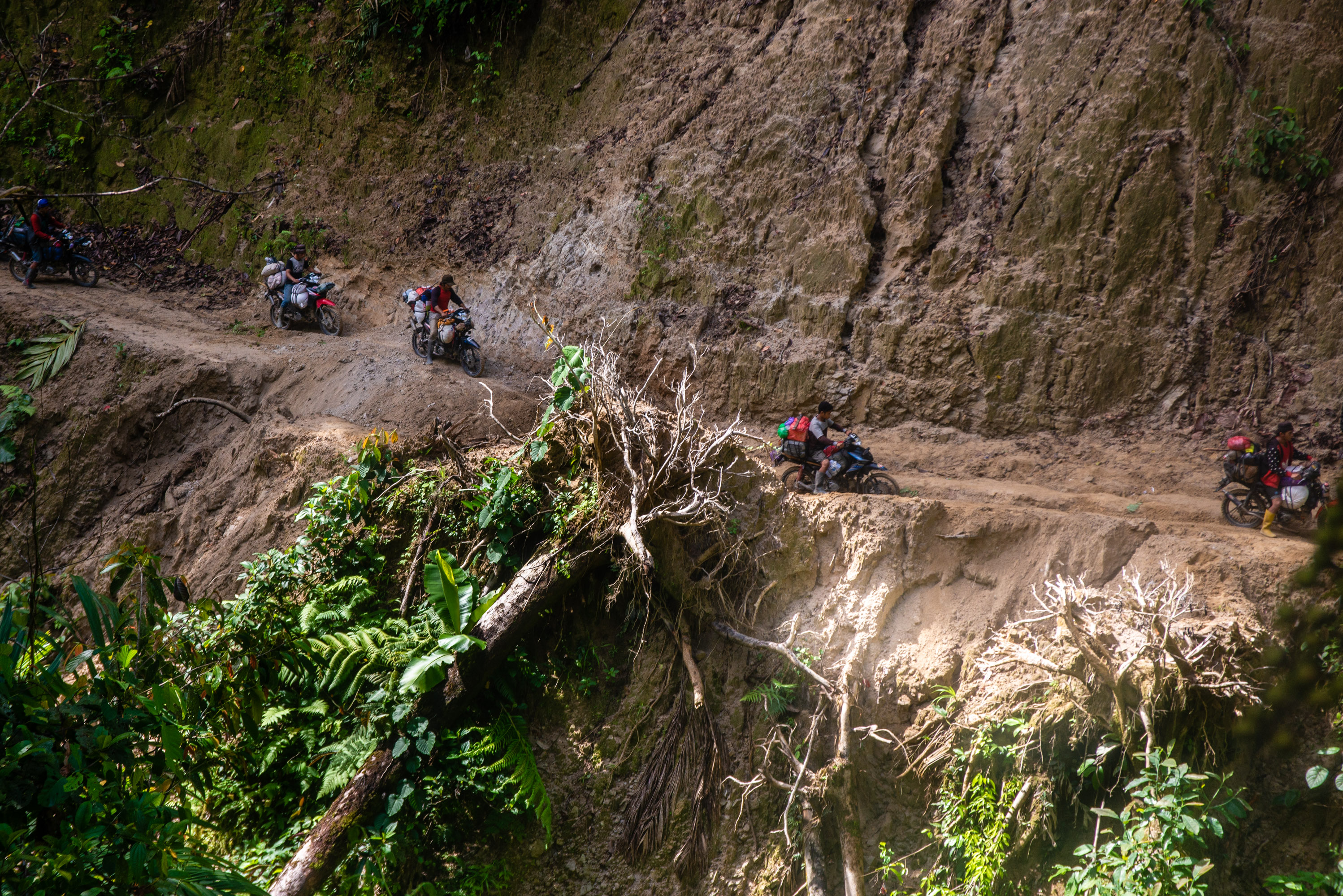 1548659704110-Ojek-Rampi-Menantang-Maut-15