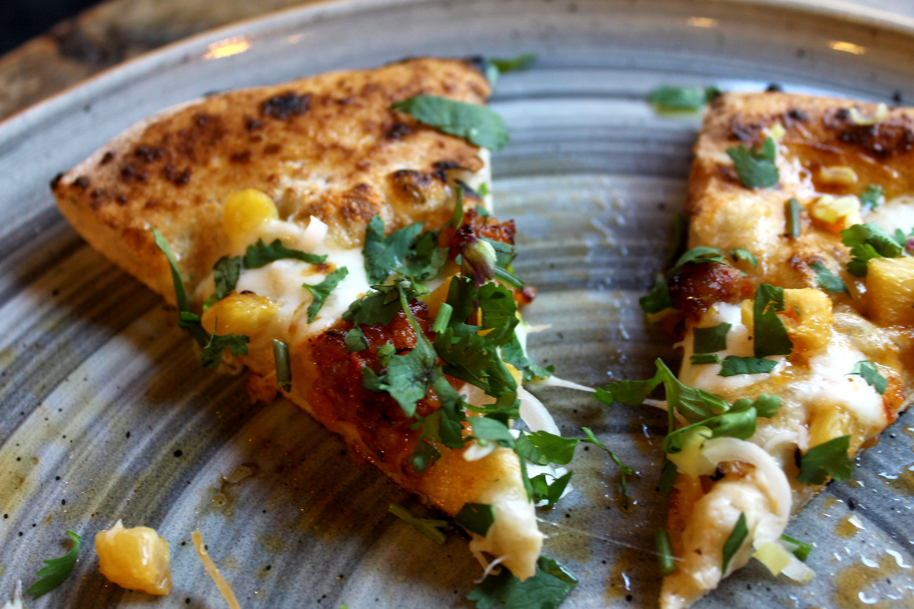 Pizza con ananas Crosta Milano
