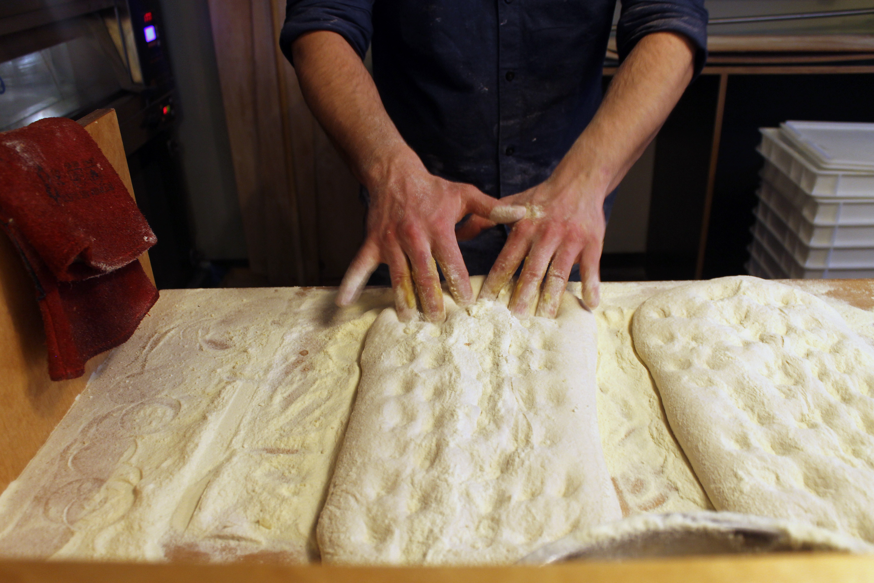 pizza-pala-making-crosta