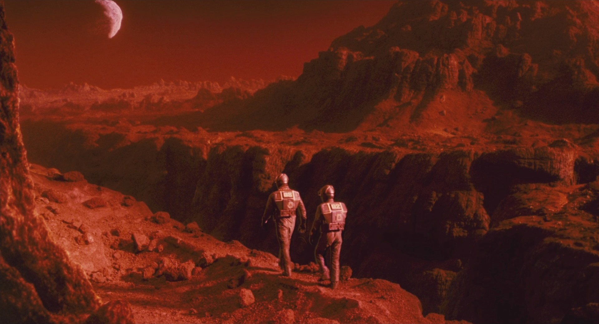 1548925794870-10-account-of-the-moon-still-from-total-recall