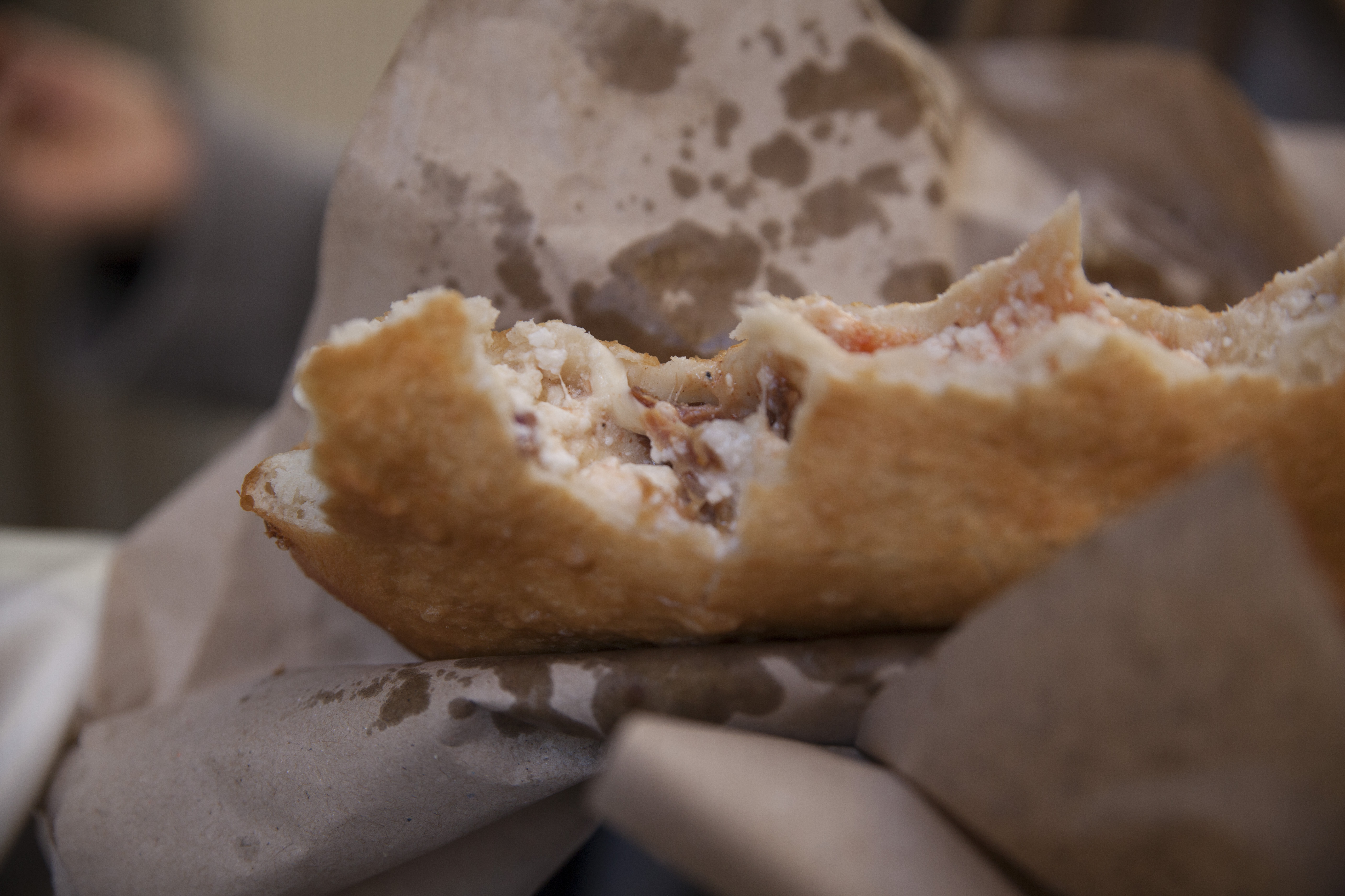 Pizza fritta -Cicoli