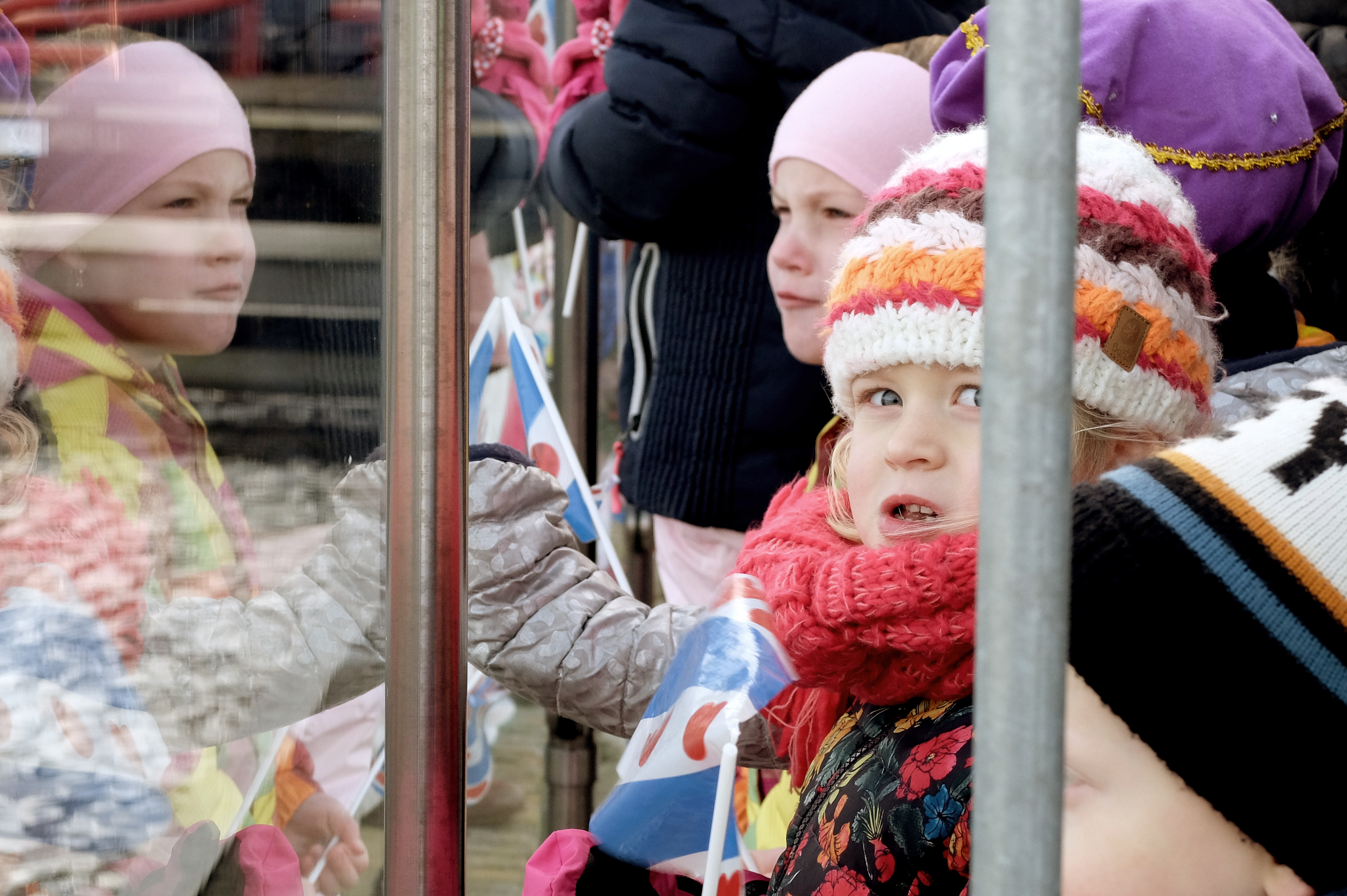 kinderen tijdens de intocht van Sint Piter