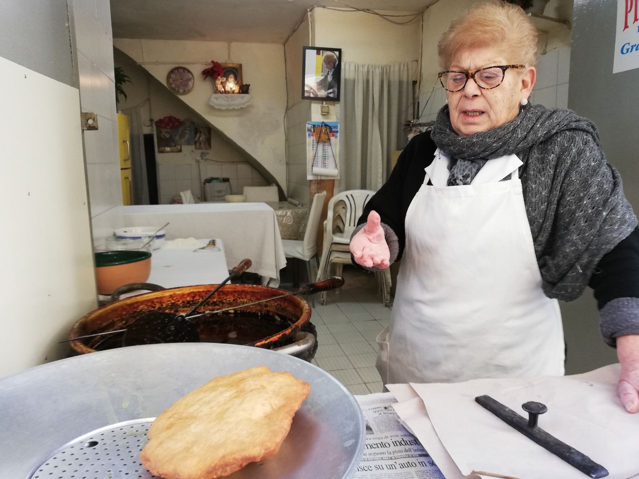 Pizza-Fritta-Fernanda-Napoli
