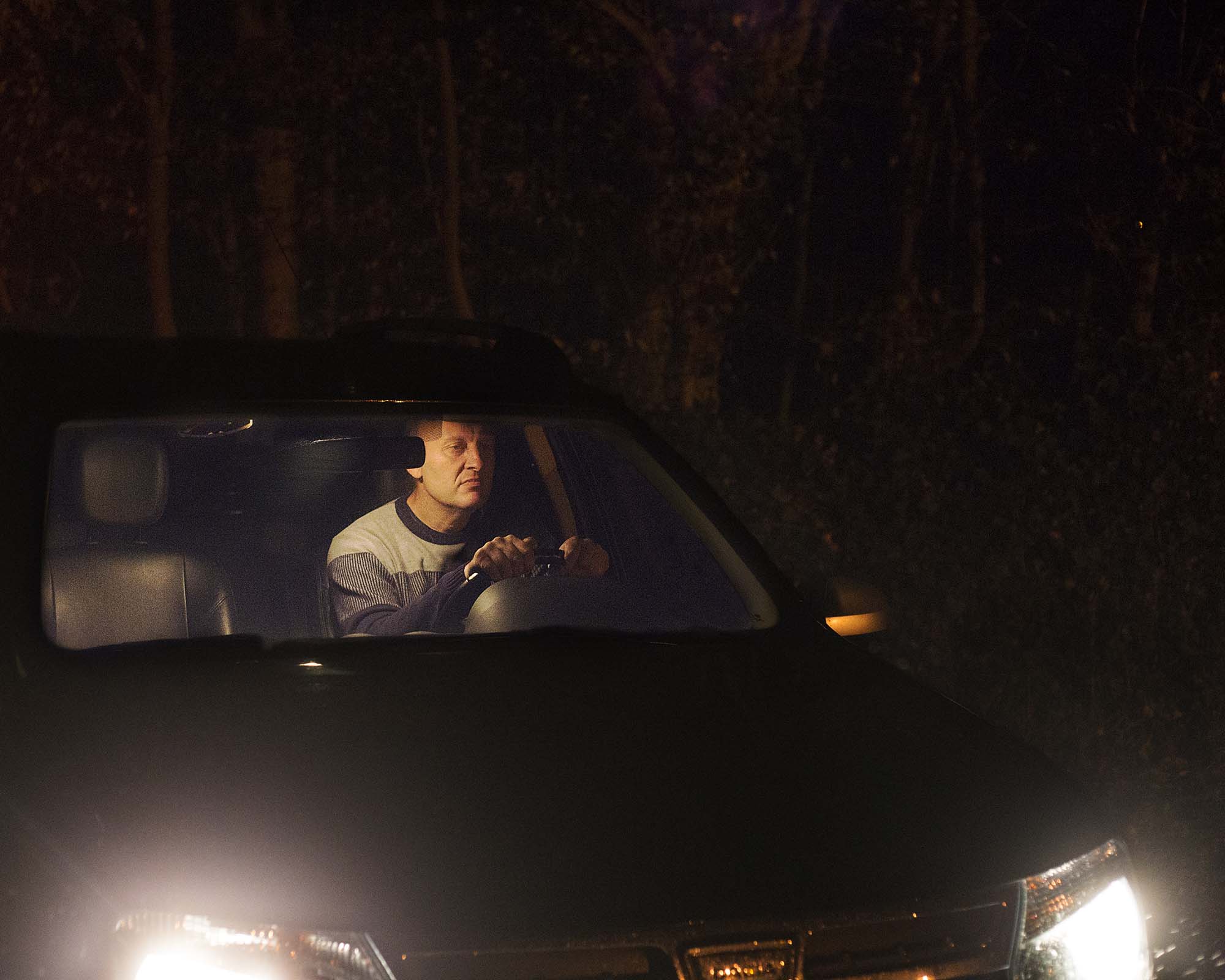 man-wacht-in-auto-nacht-Jonas-Van-der-Haegen-where-did-we-meet-last-time