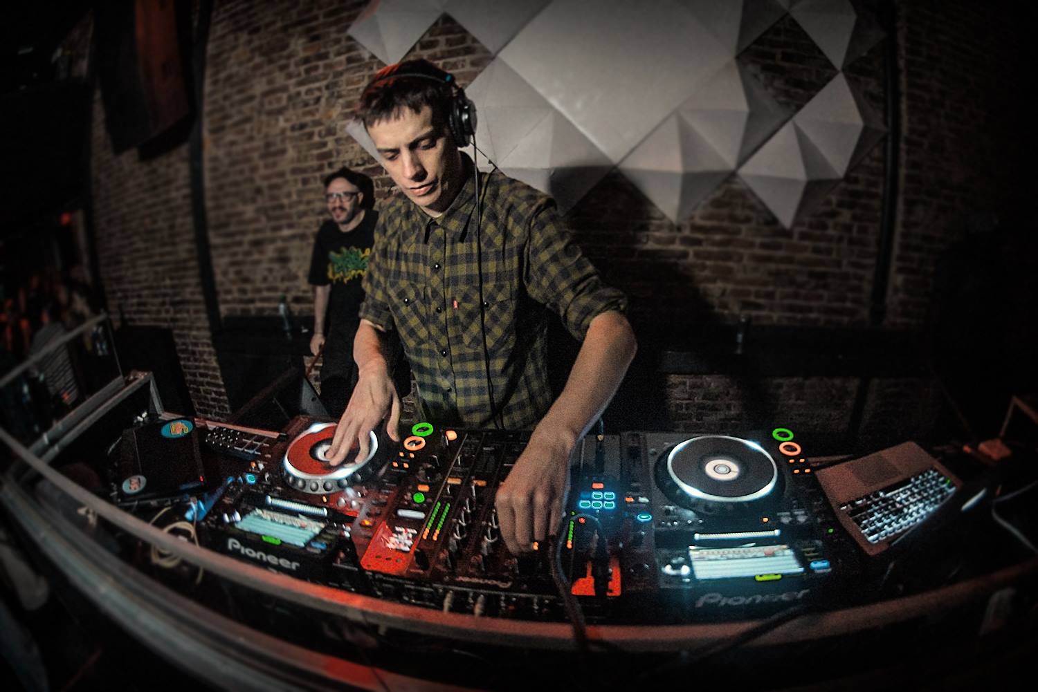 1549922055294-DJ-Stuart