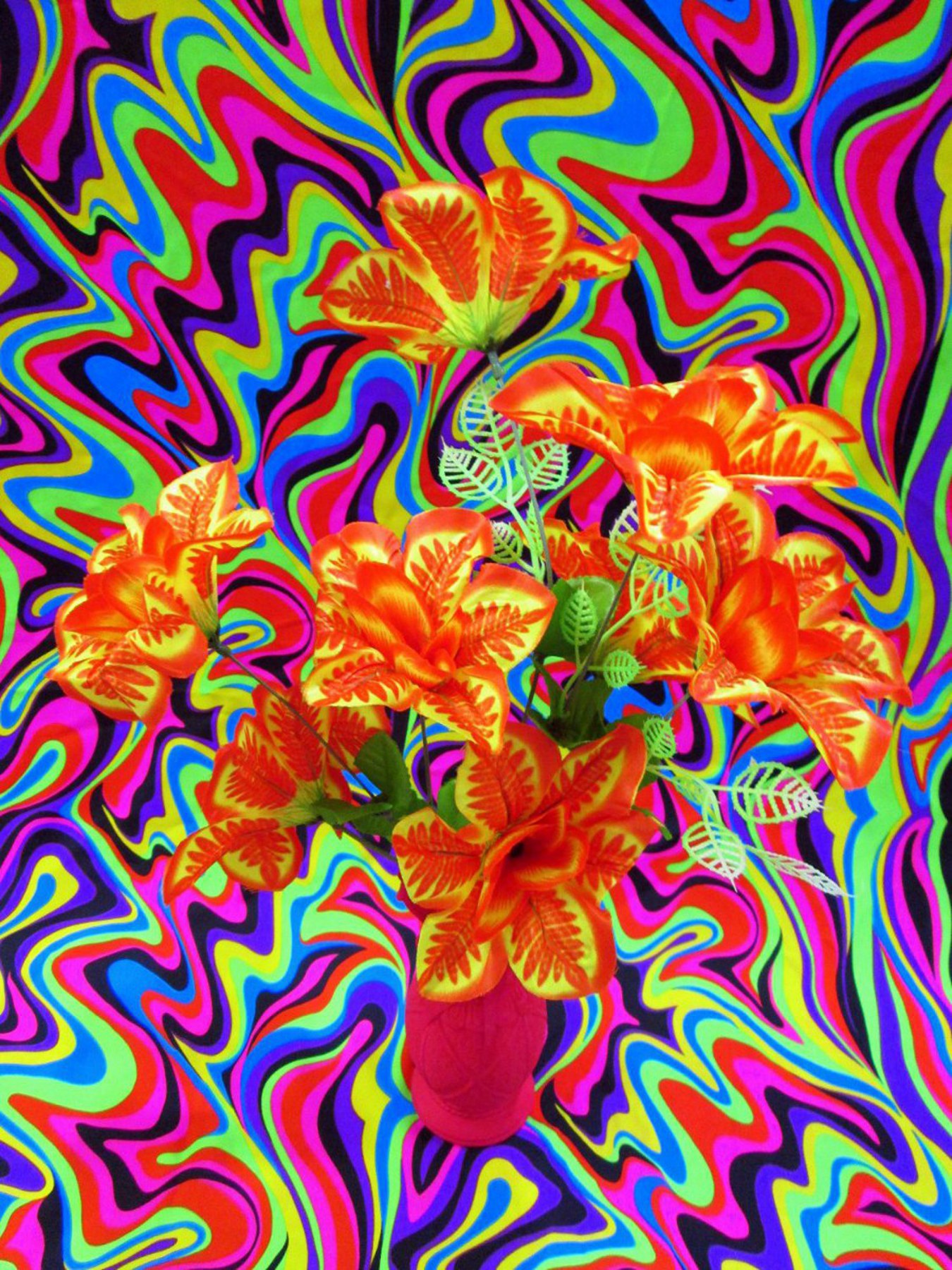 1550061064715-2-Can-You-Dig-It-A-Chromatic-Series-of-Floral-Arrangements-Orange