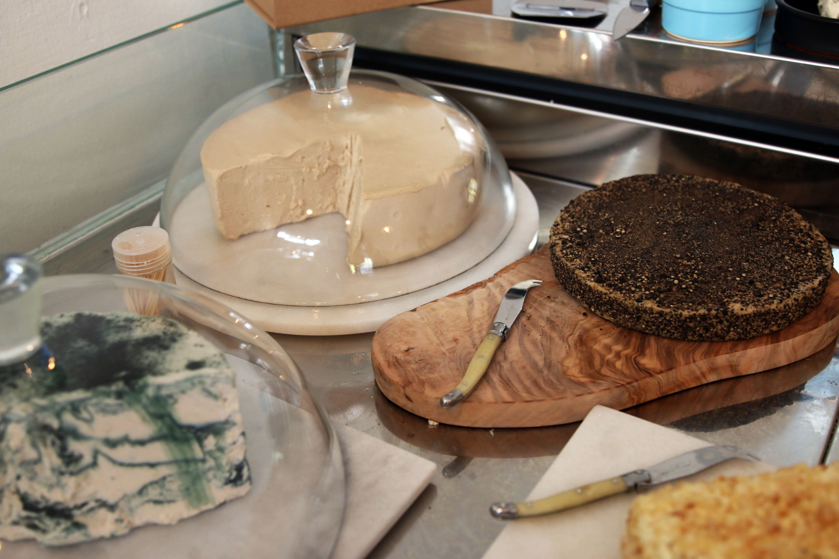 1550659098250-vegan-cheese-brixton-london4
