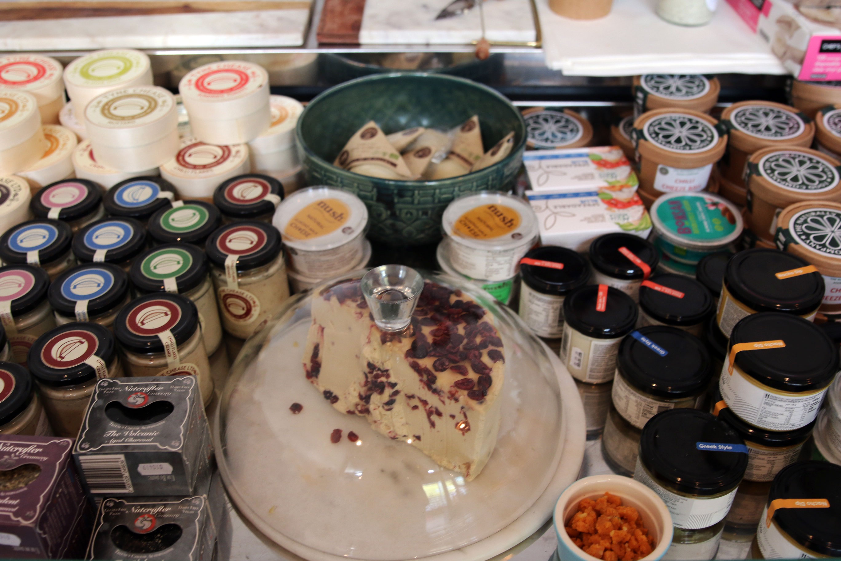 1550659120276-vegan-cheese-brixton-london2