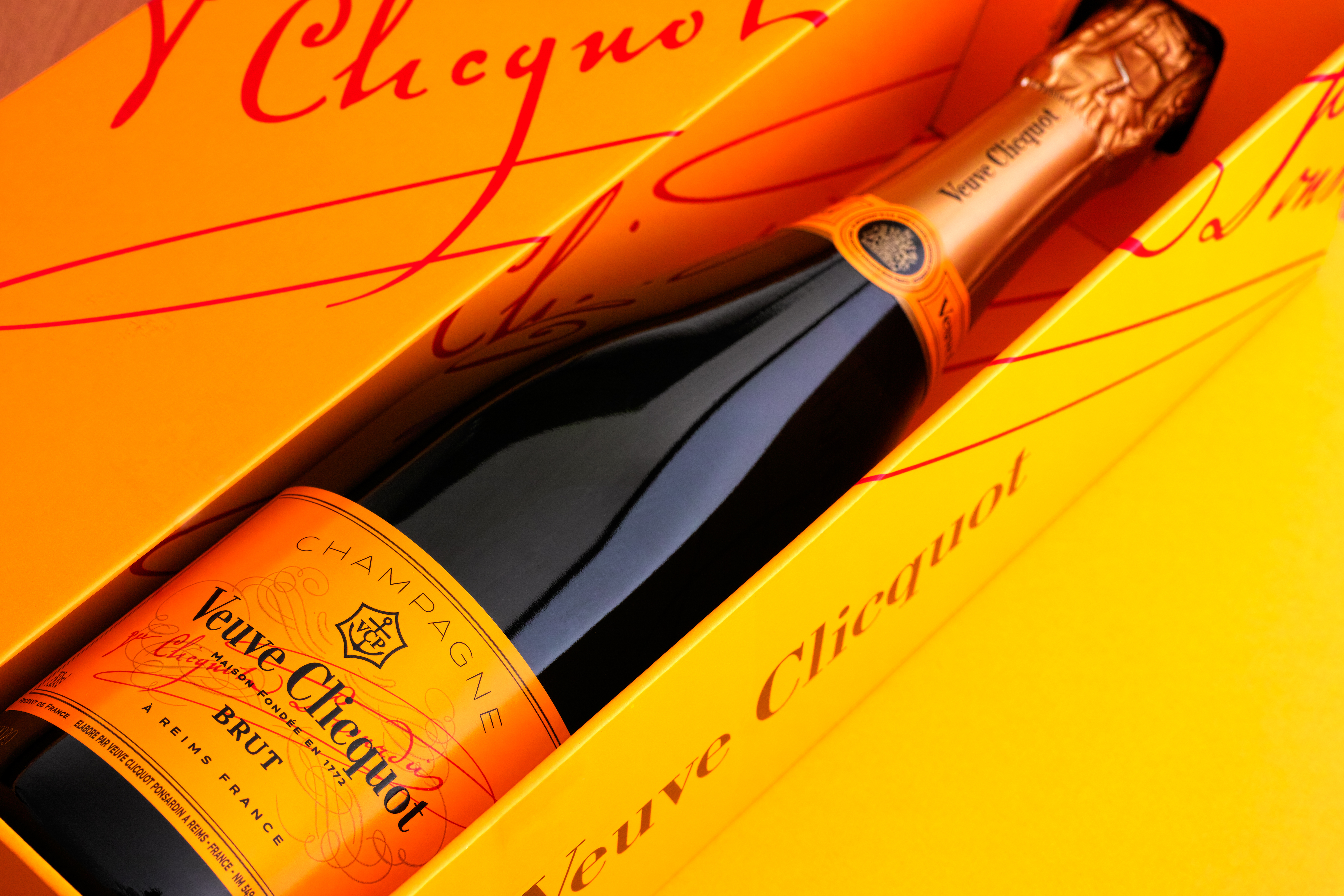 1550852595308-Veuve-Clicquot-champagne-bottle