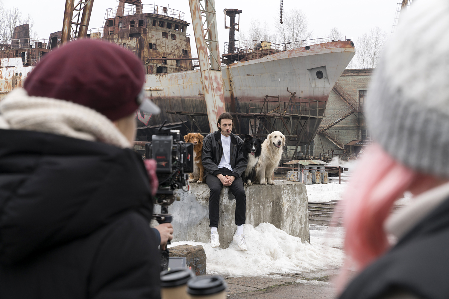 romeo-elvis-malade-straussphere-behind-the-scenes-honden