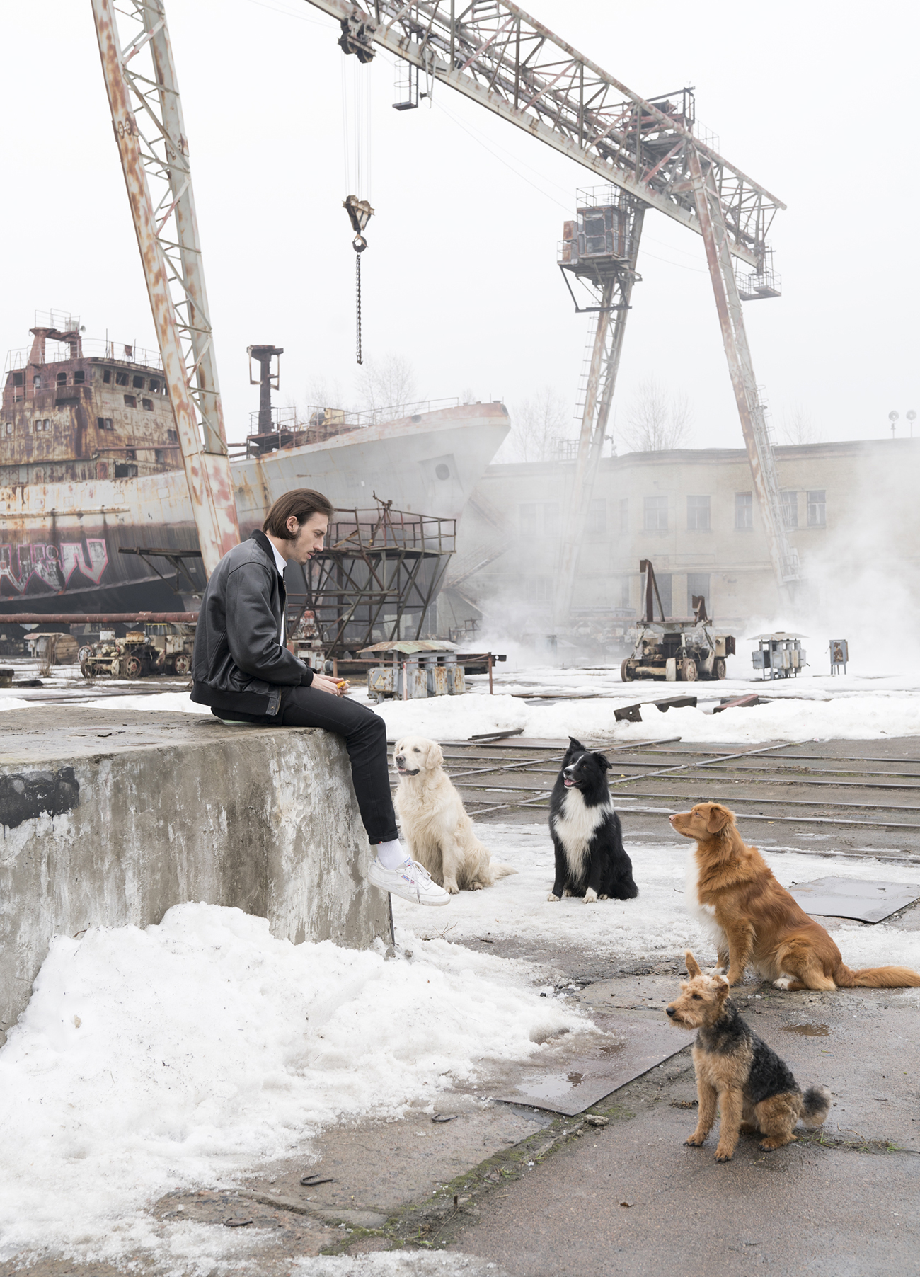 romeo-elvis-malade-straussphere-behind-the-scenes-honden-duikboot