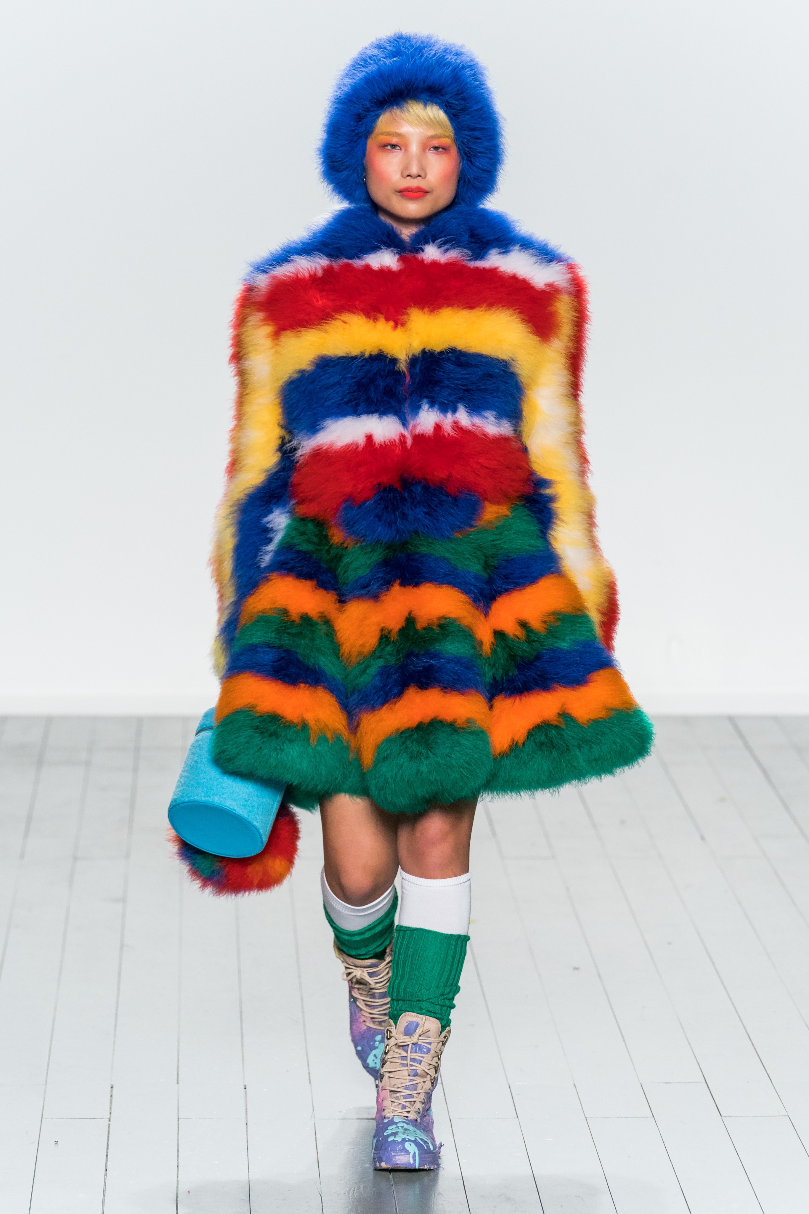 1551111131811-vogue8