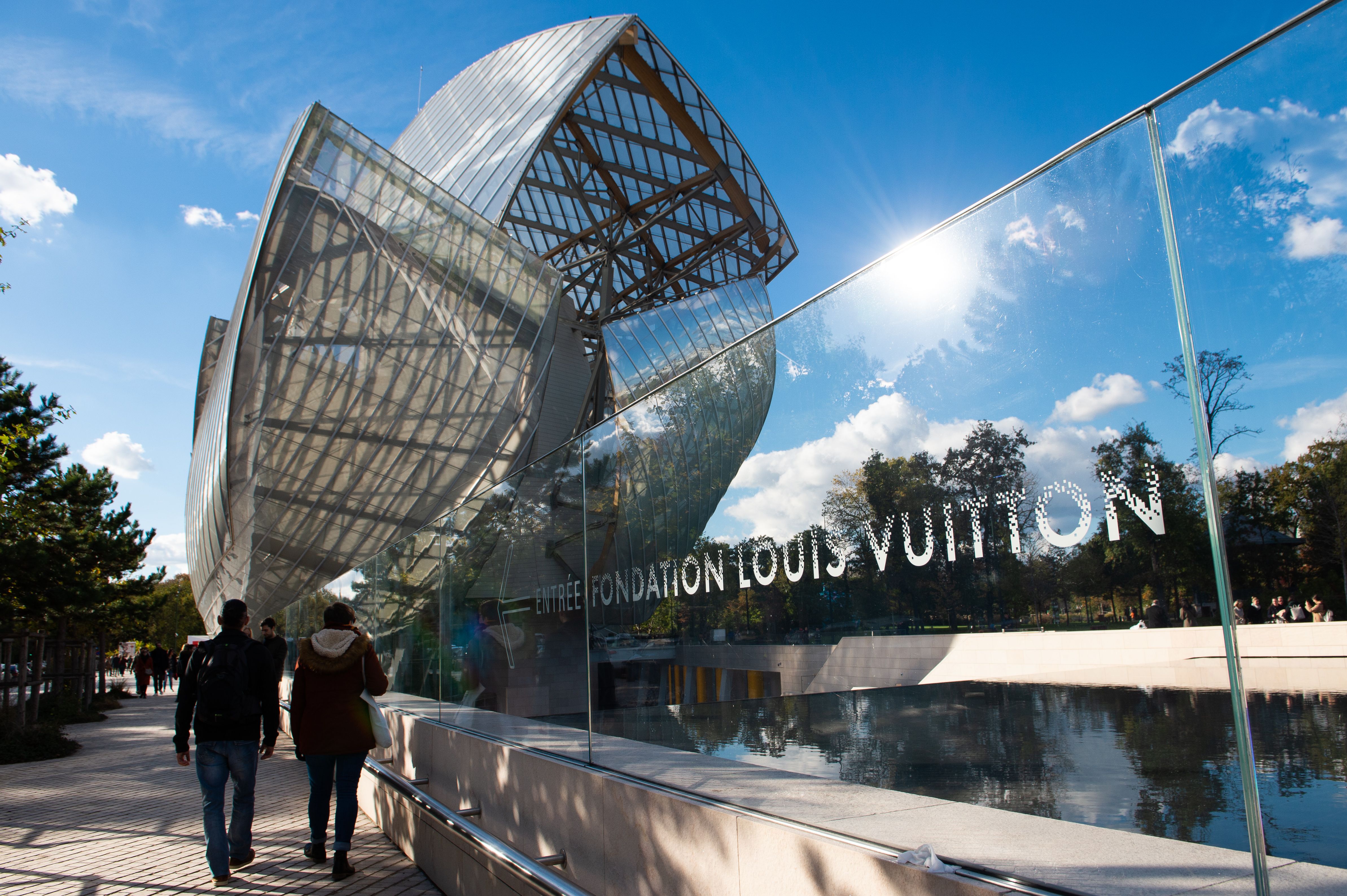 Gehry Monster: Fondation Louis Vuitton by Frank Gehry