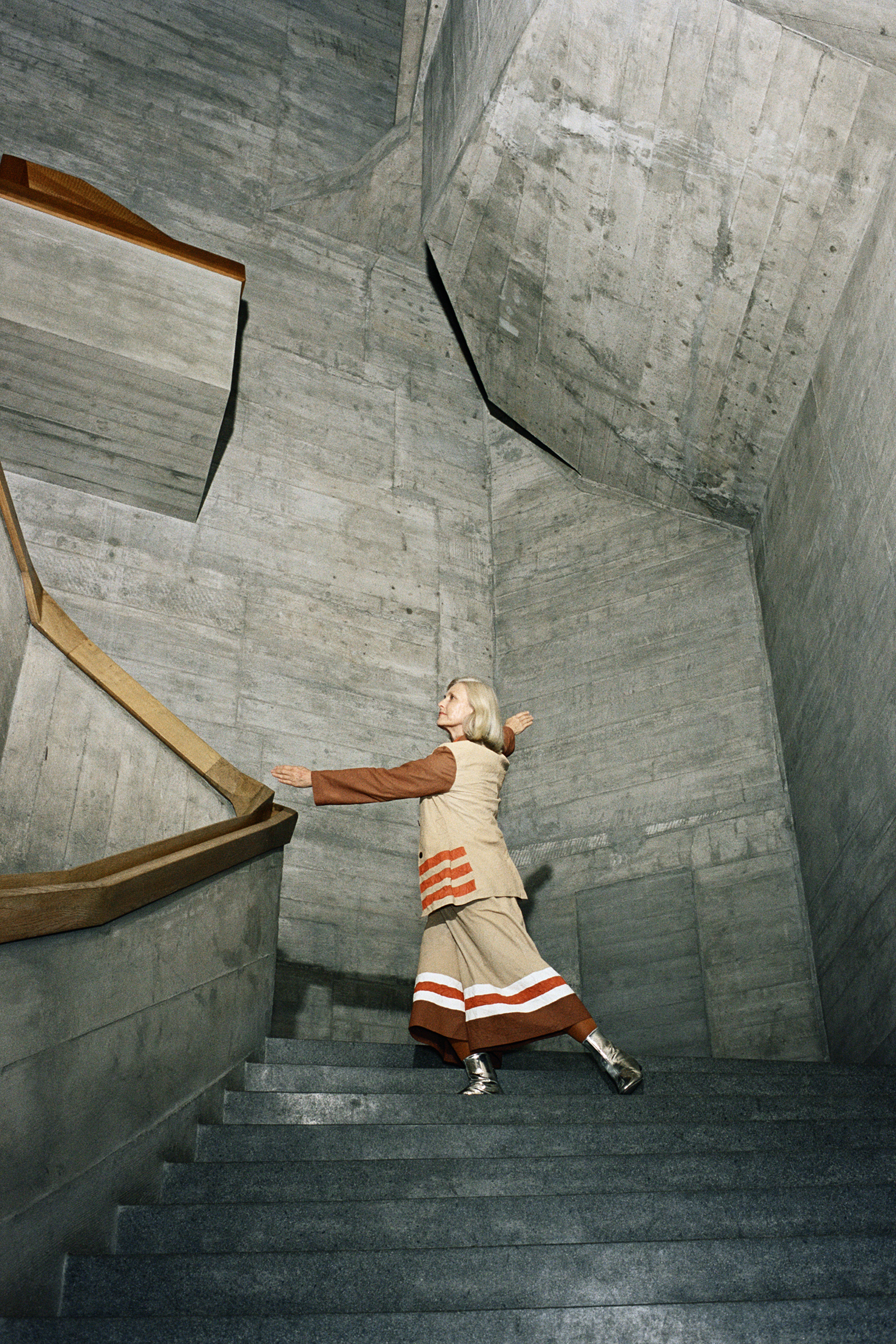 Silke wears top and trousers by LOEWE, tights by PRETTY POLLY, boots by VICTORIA BECKHAM.